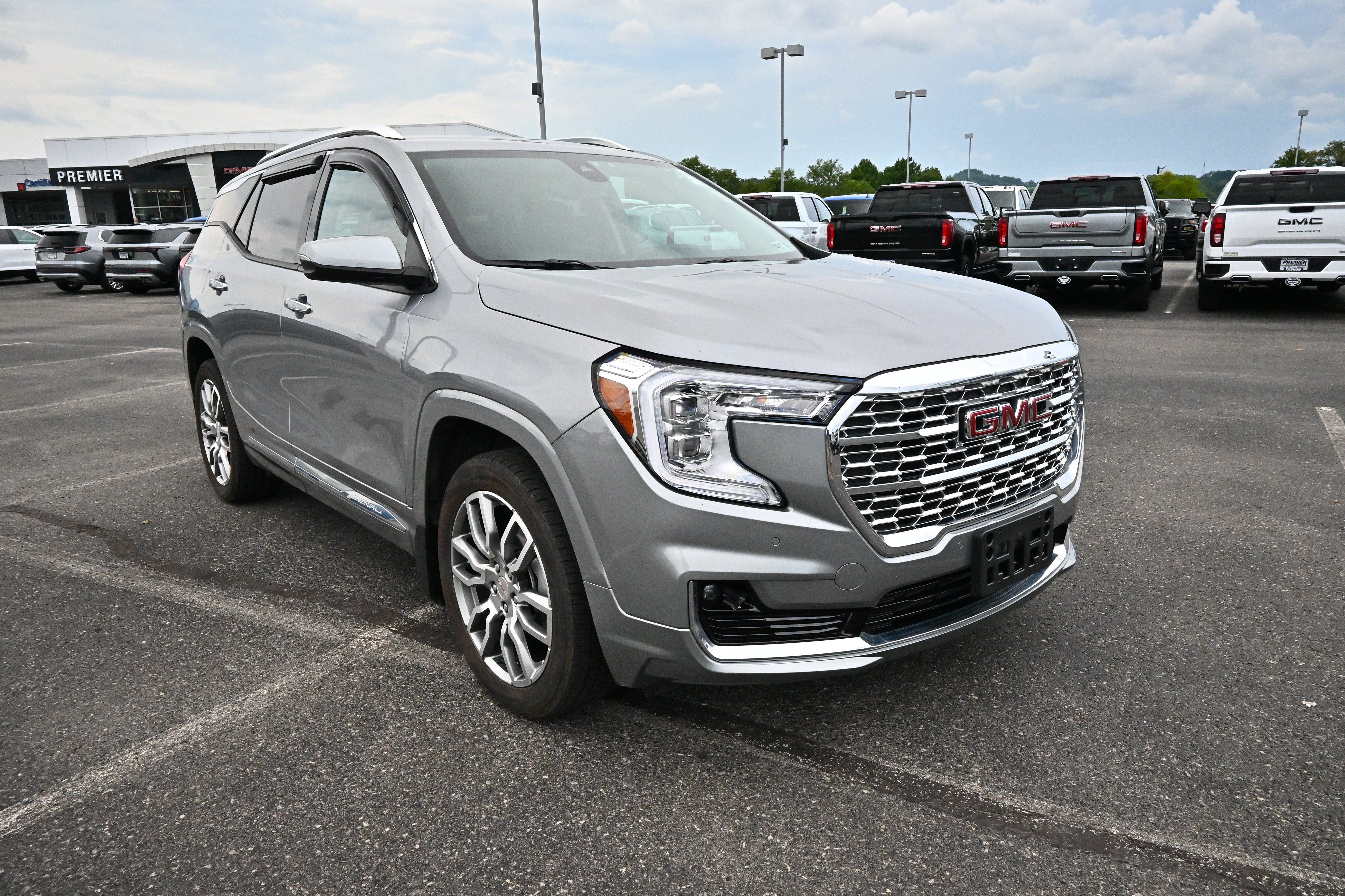 2023 GMC Terrain Denali