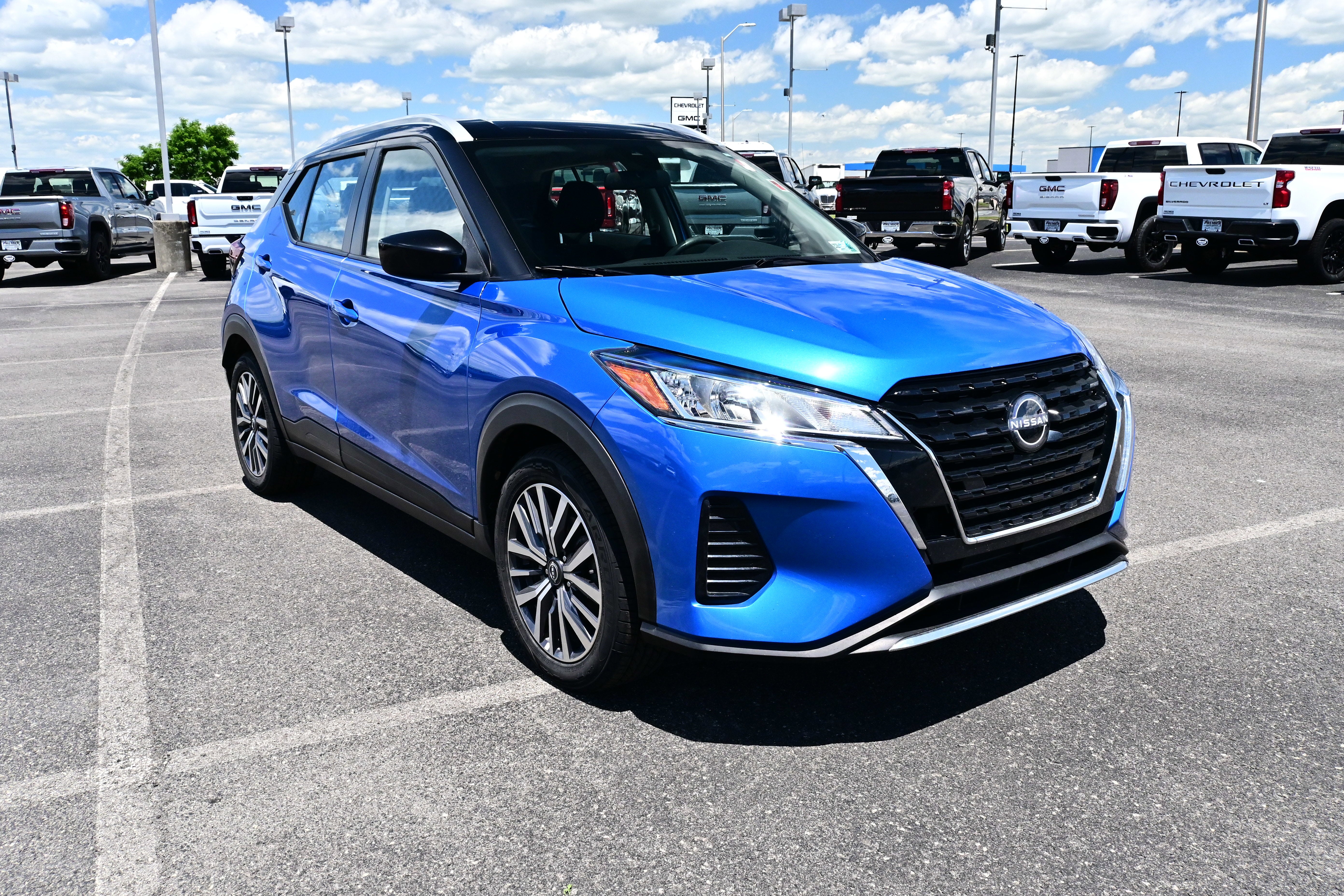2023 Nissan Kicks SV