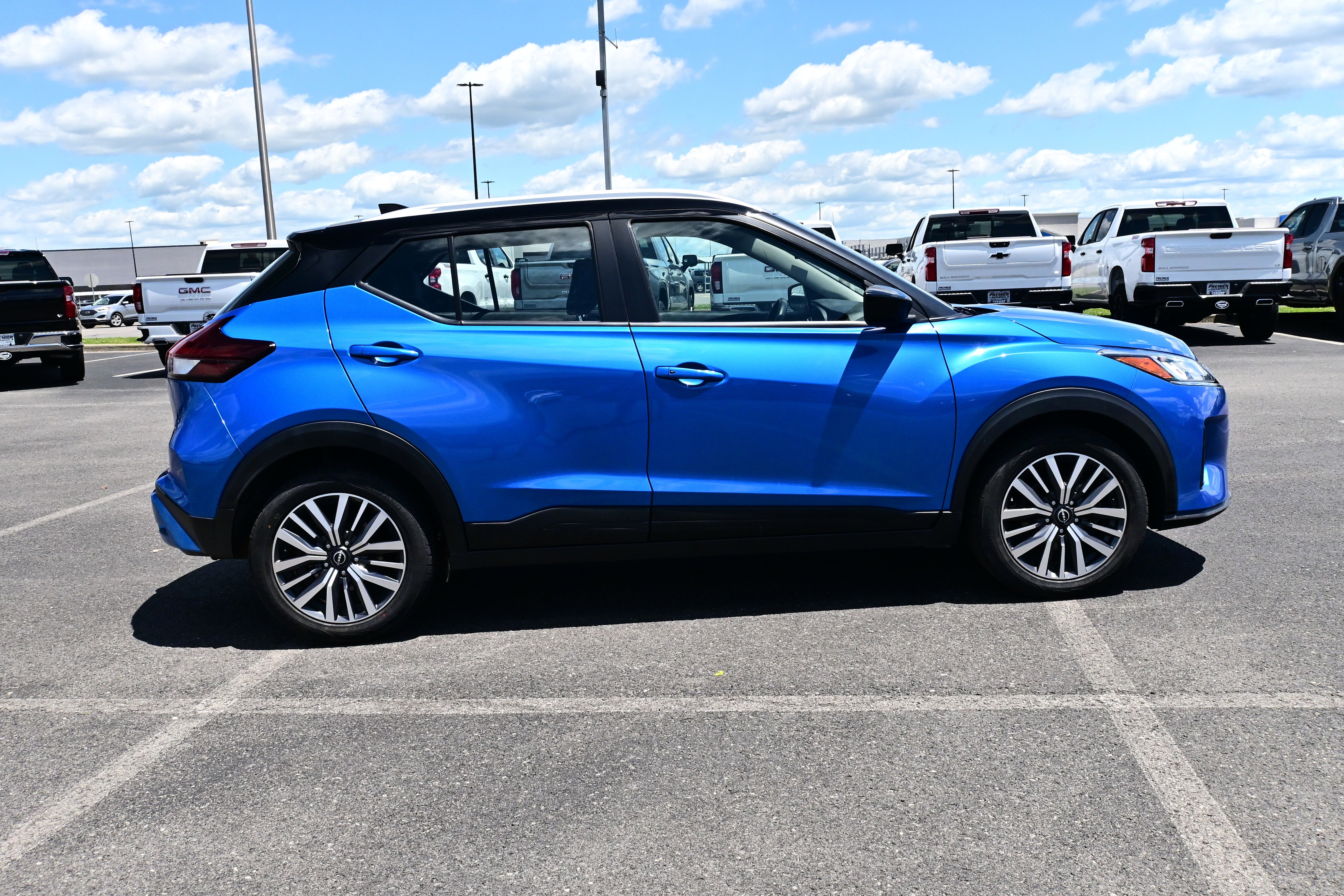 2023 Nissan Kicks SV