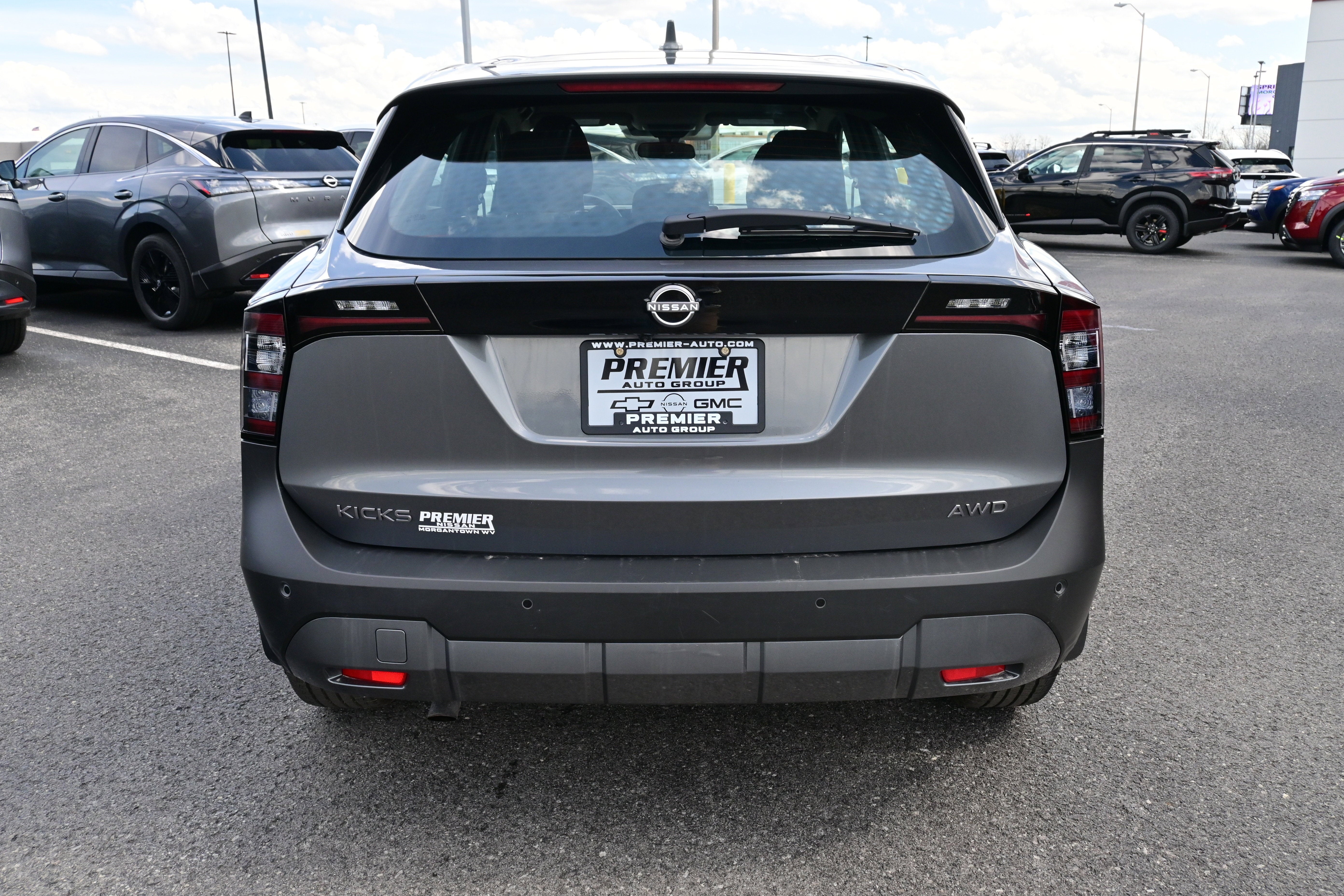 2025 Nissan Kicks S