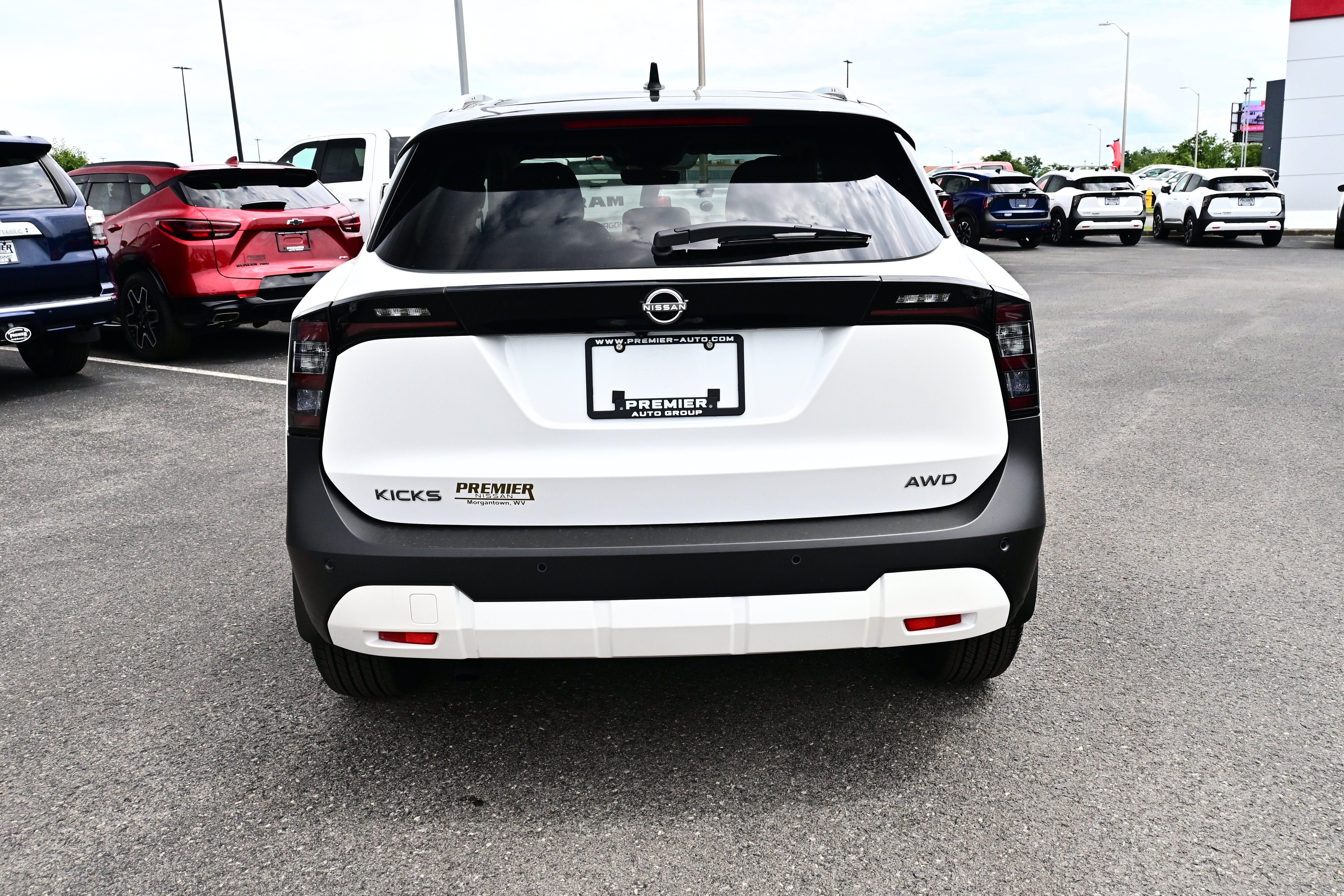 2026 Nissan Kicks SV