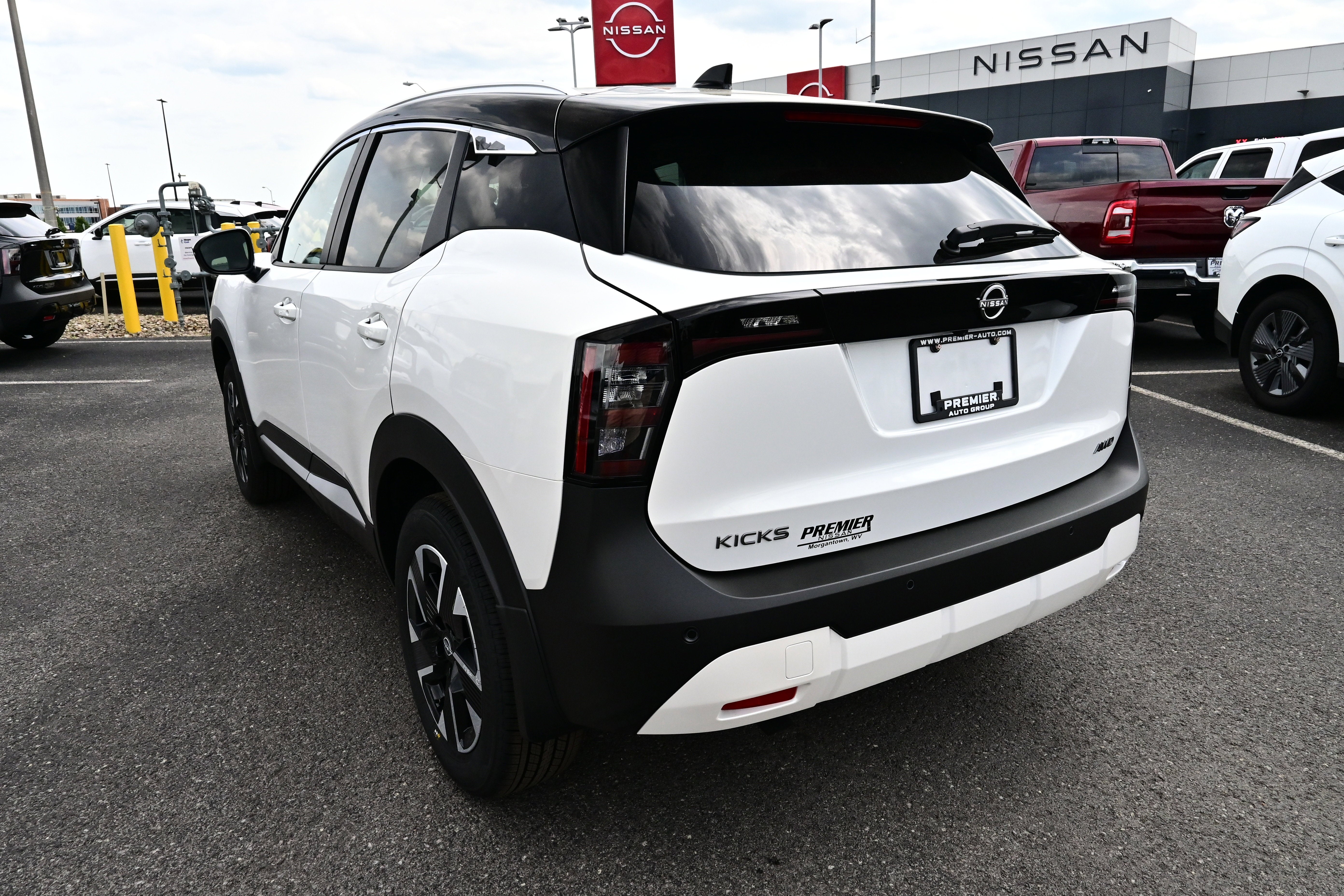 2026 Nissan Kicks SV