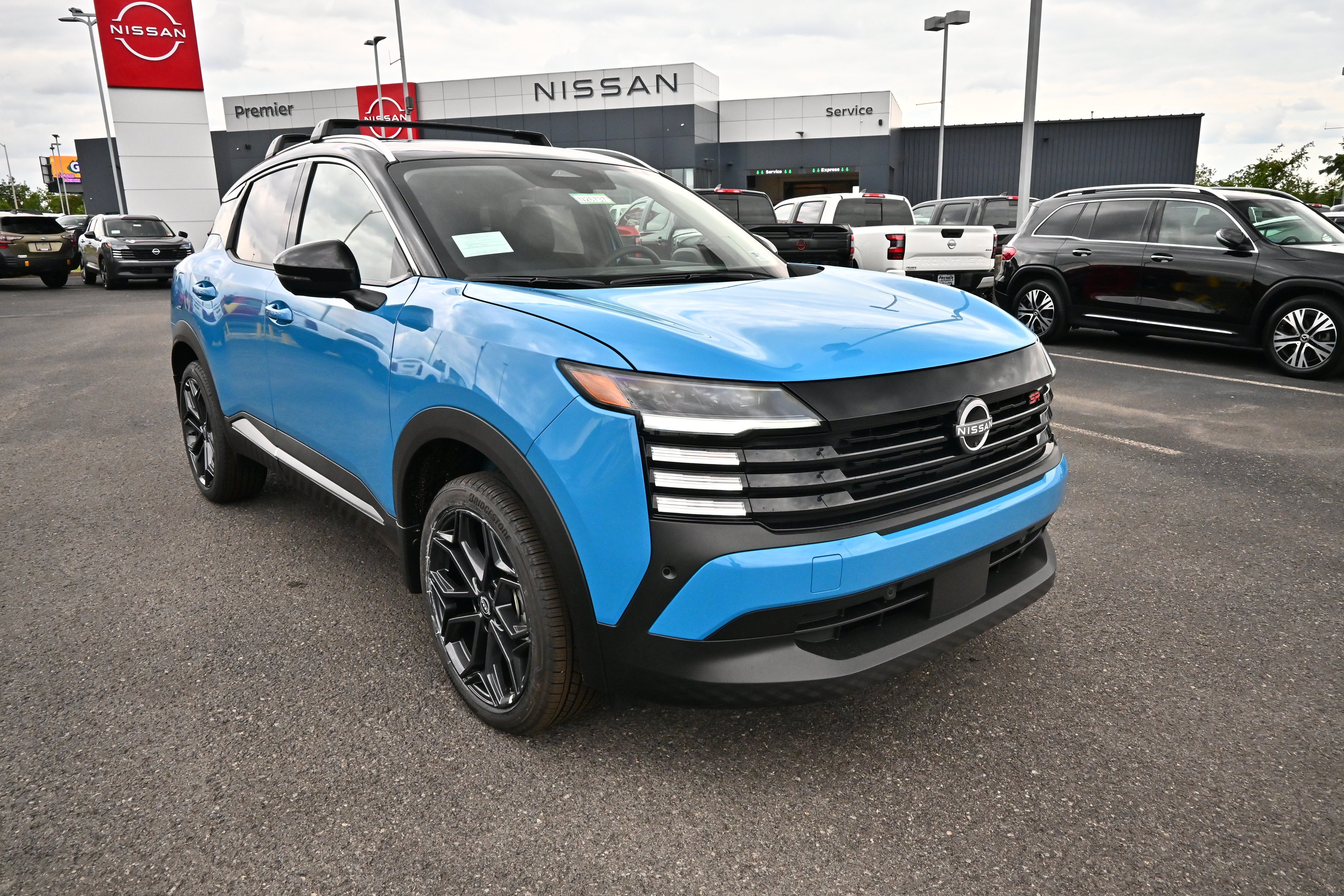 2026 Nissan Kicks SR