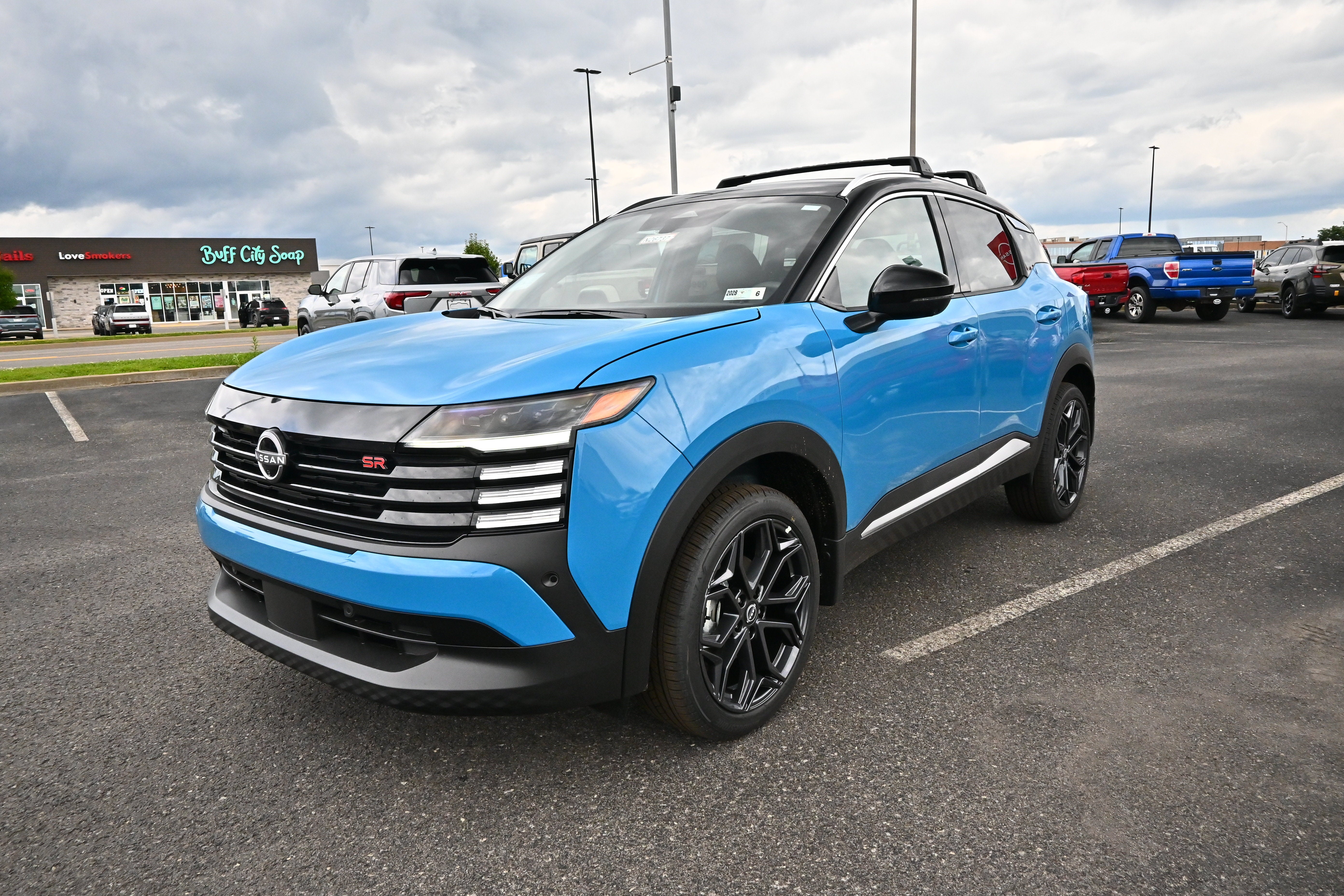 2026 Nissan Kicks SR
