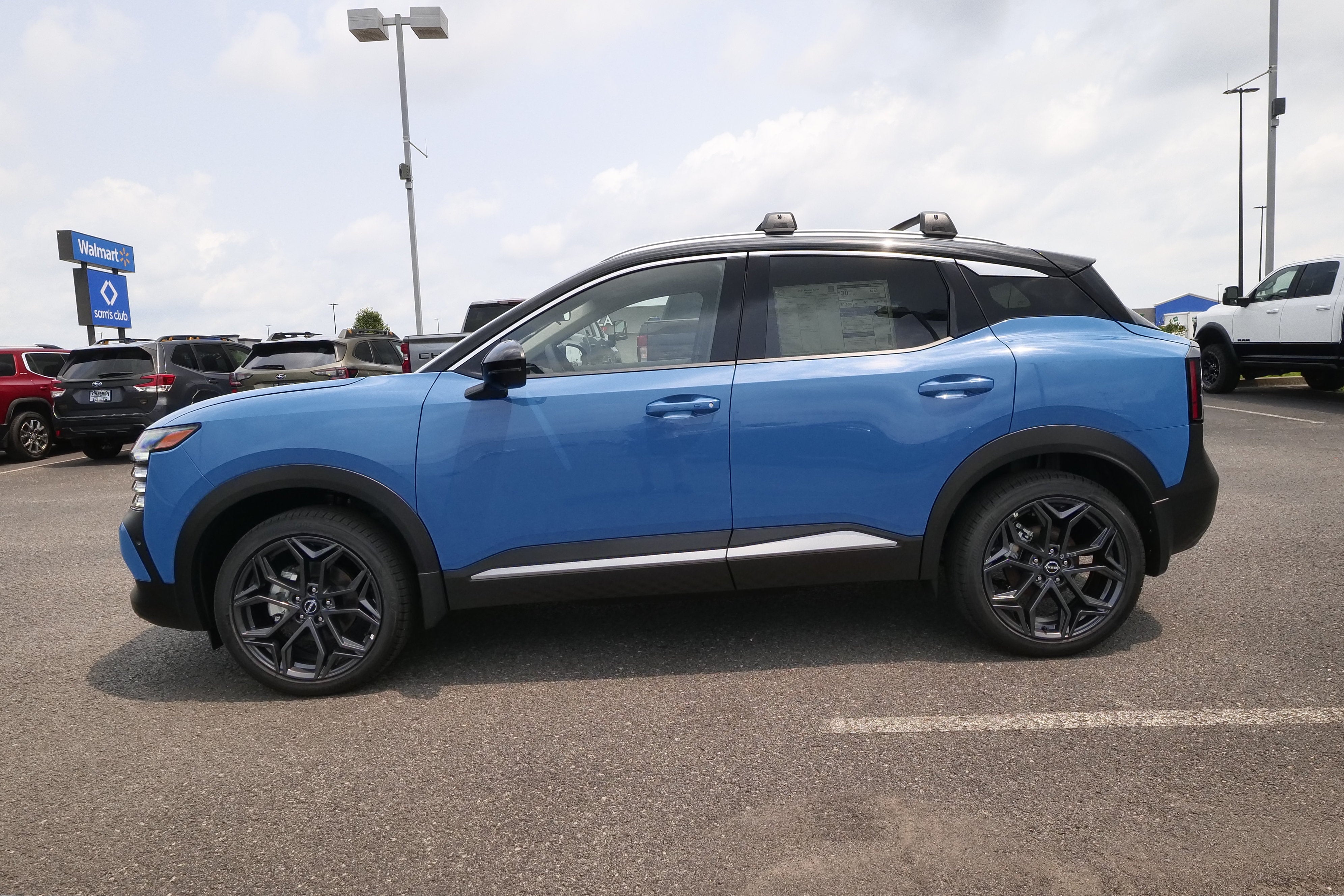 2026 Nissan Kicks SR