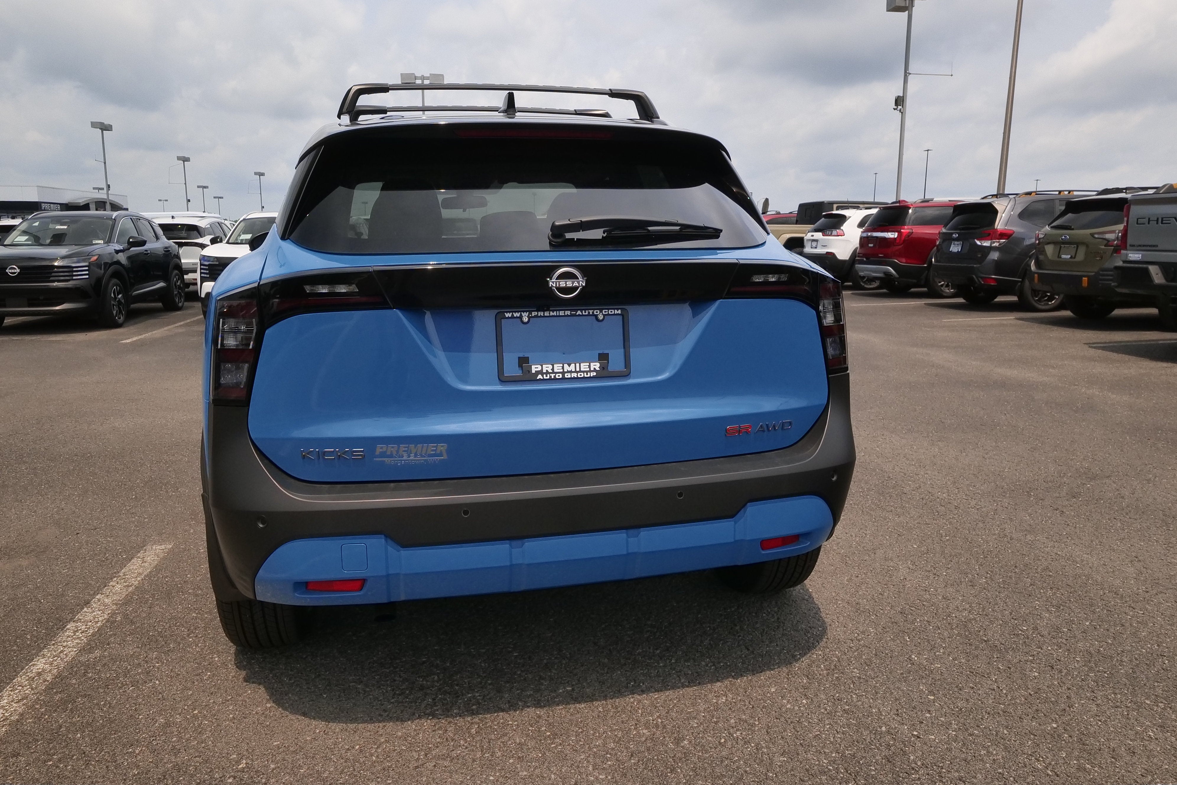 2026 Nissan Kicks SR