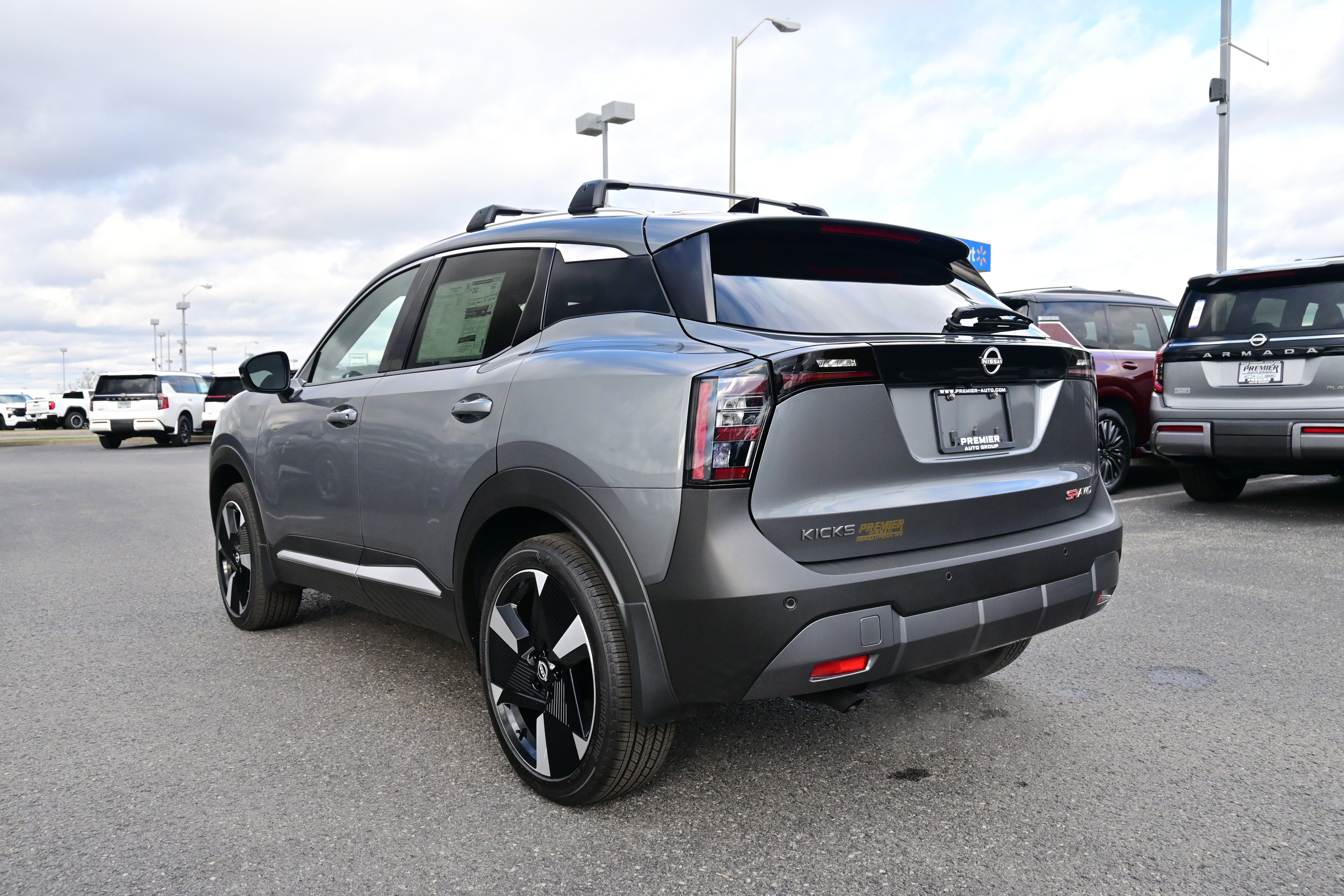 2026 Nissan Kicks SR