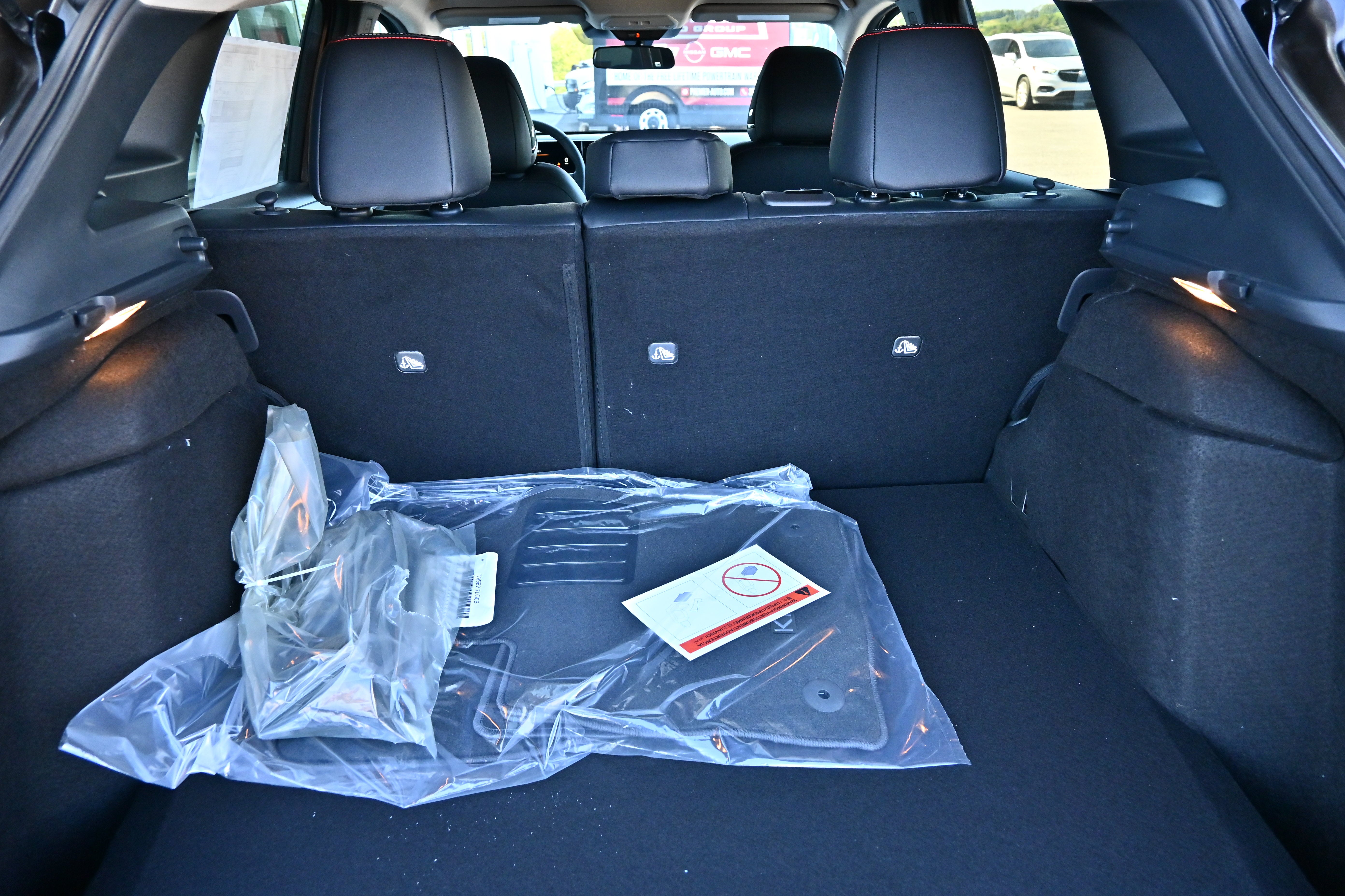2027 Nissan Kicks SR
