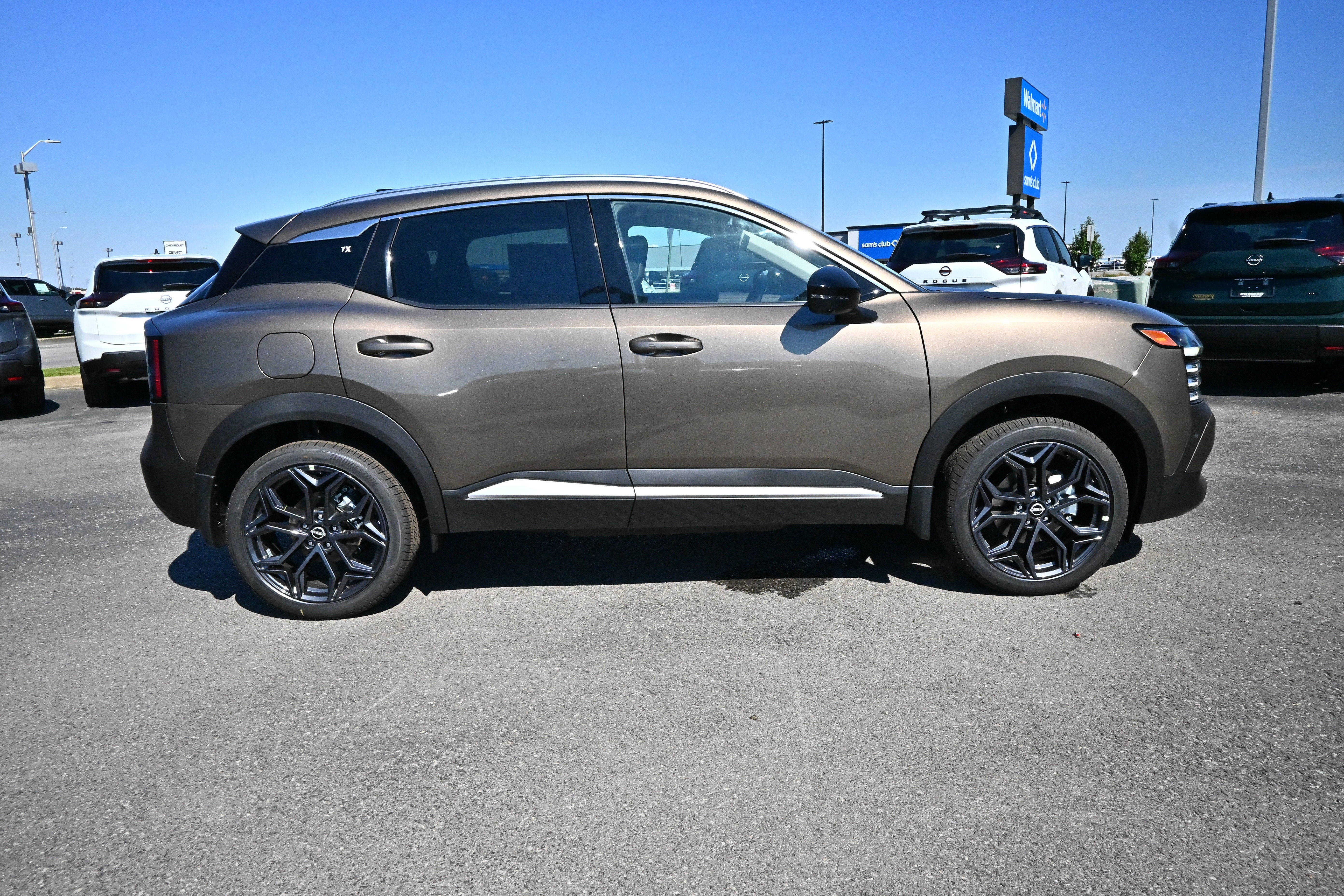 2027 Nissan Kicks SR