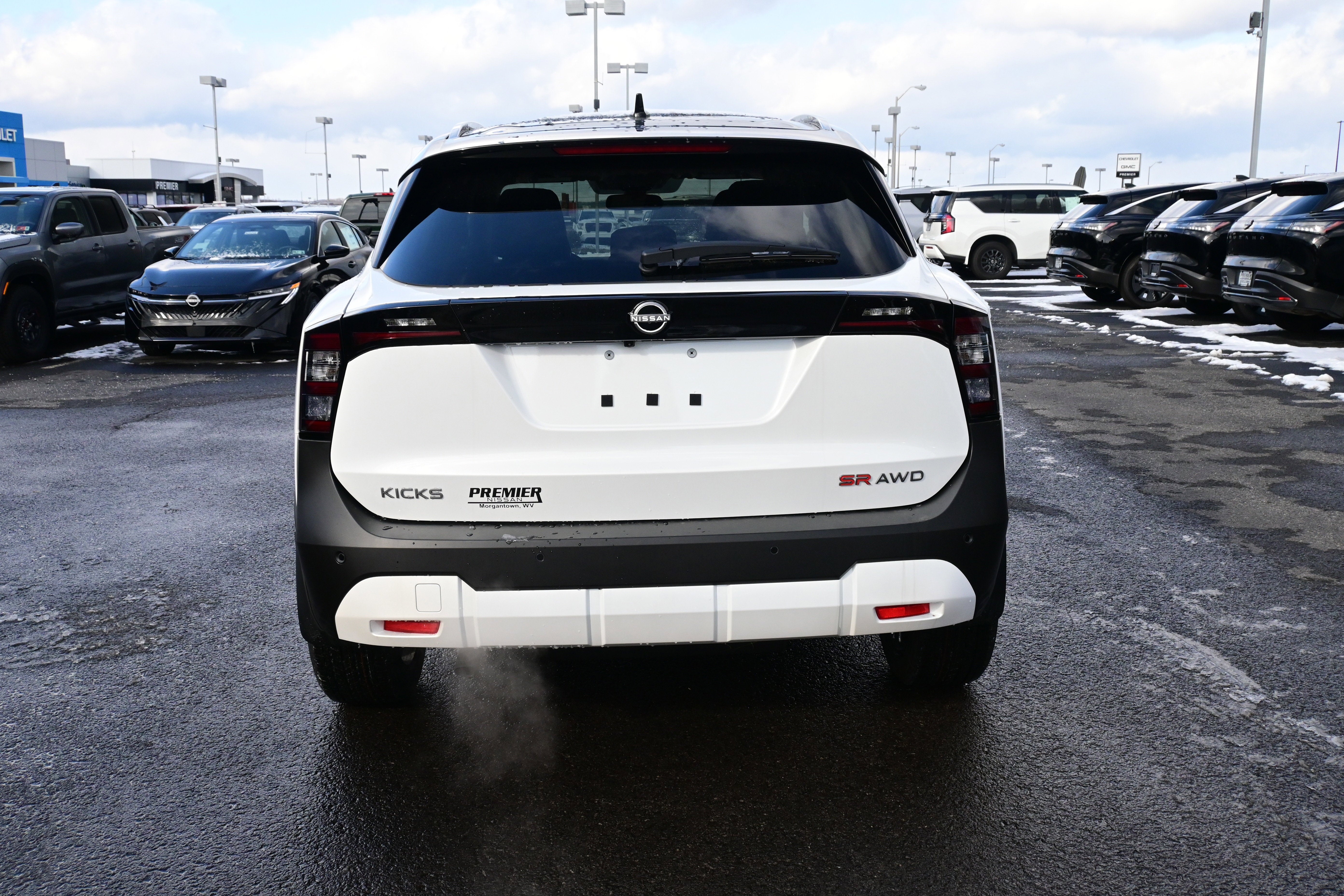 2026 Nissan Kicks SR