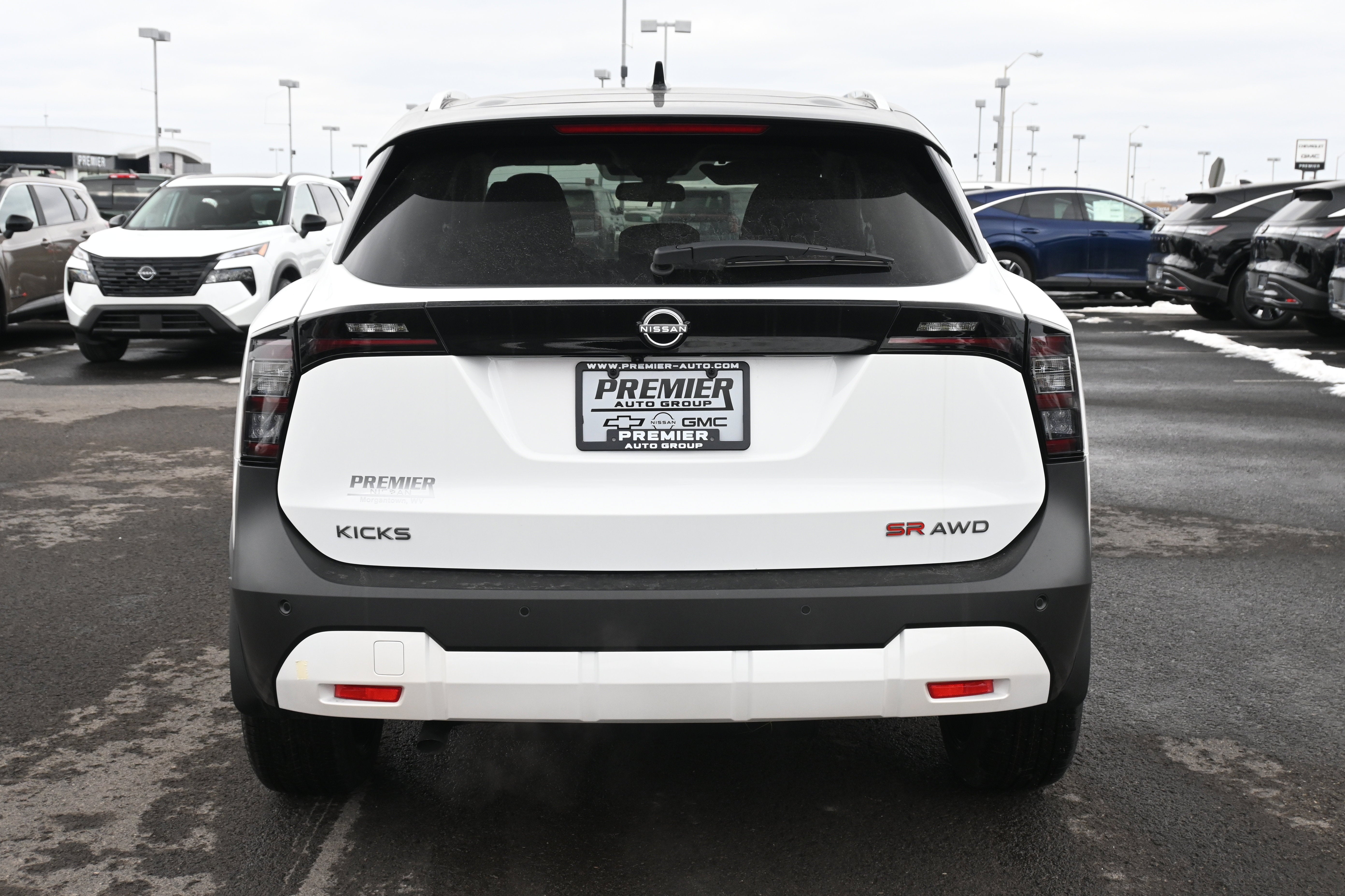 2026 Nissan Kicks SR