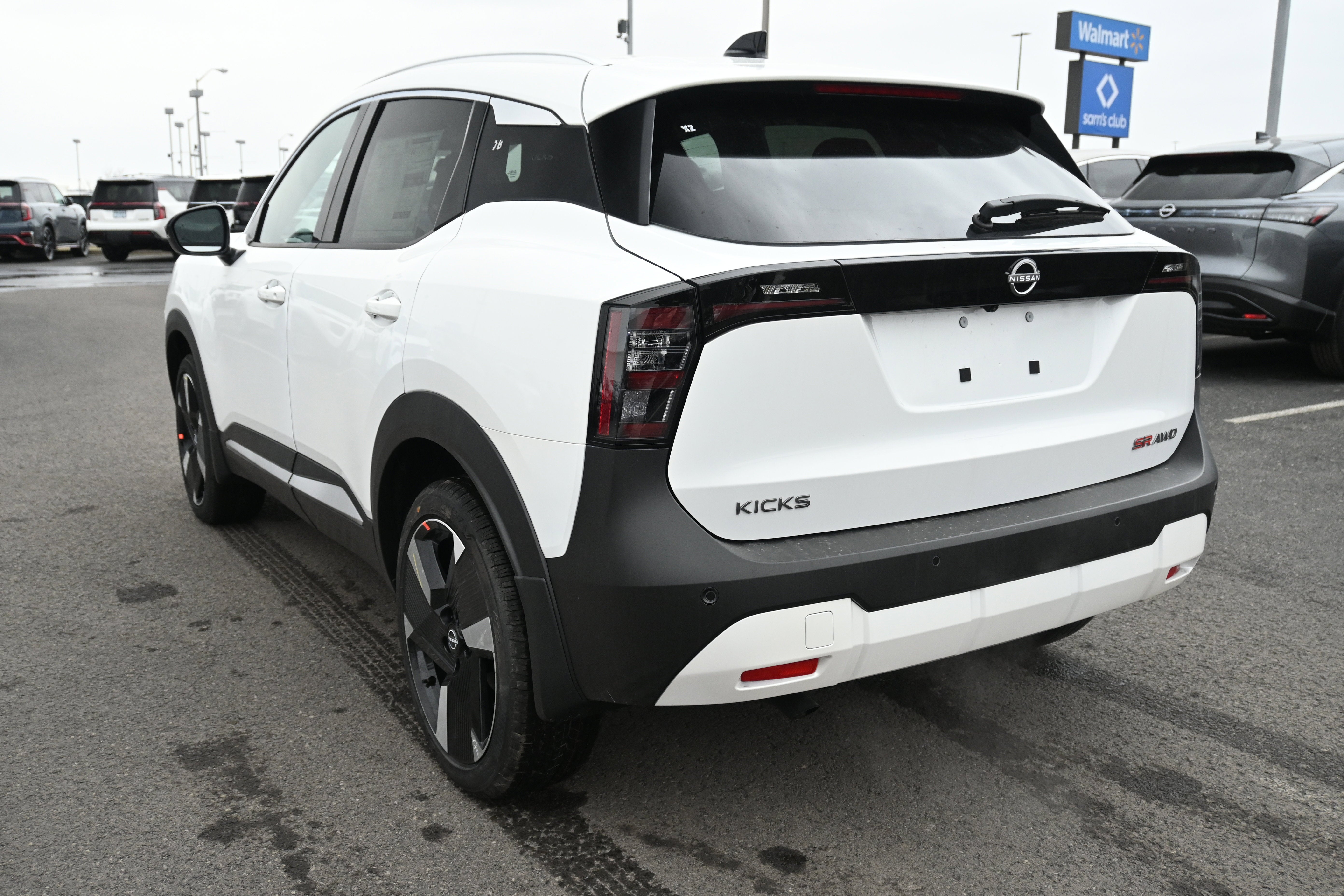 2026 Nissan Kicks SR