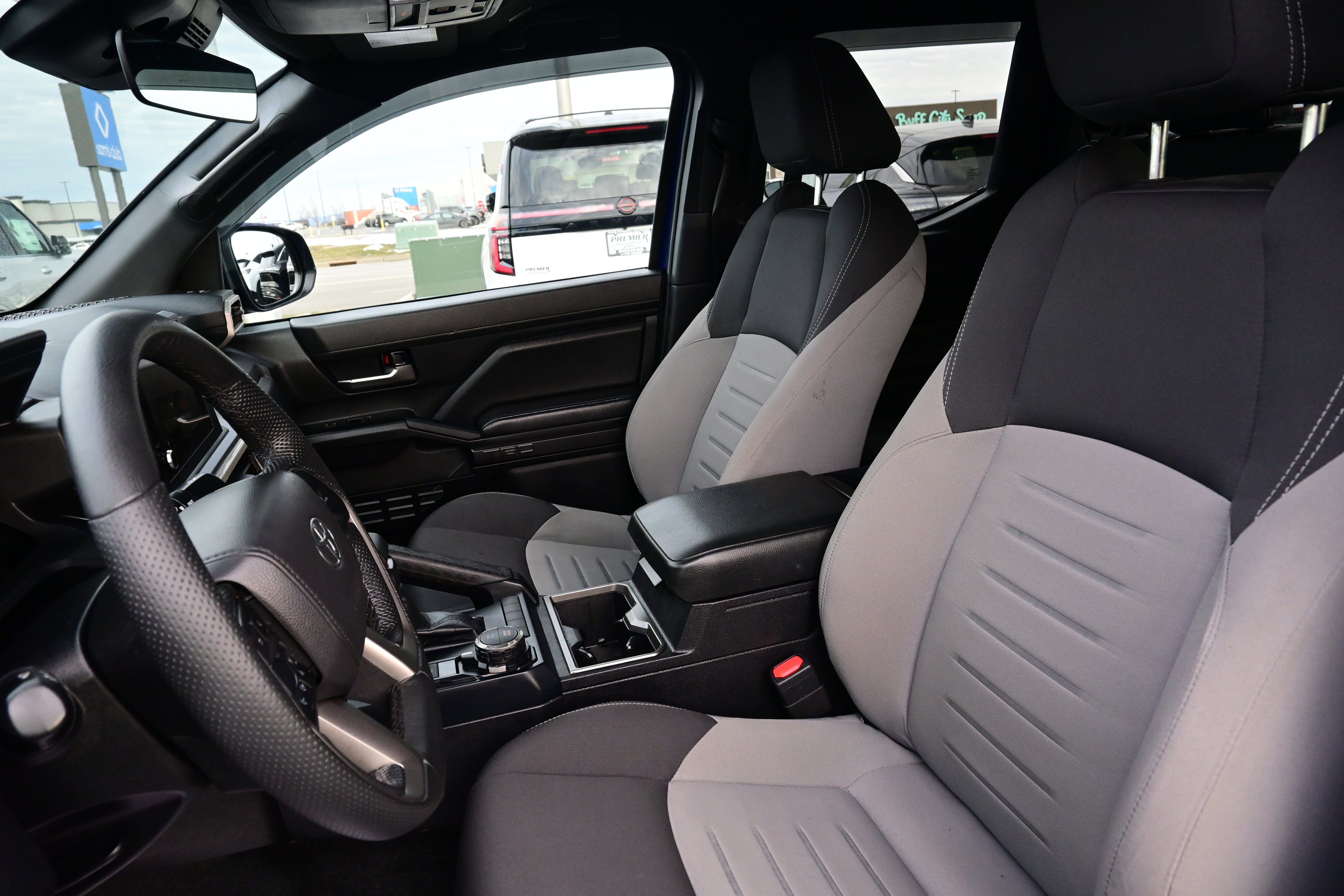 2025 Toyota Tacoma 4WD SR5