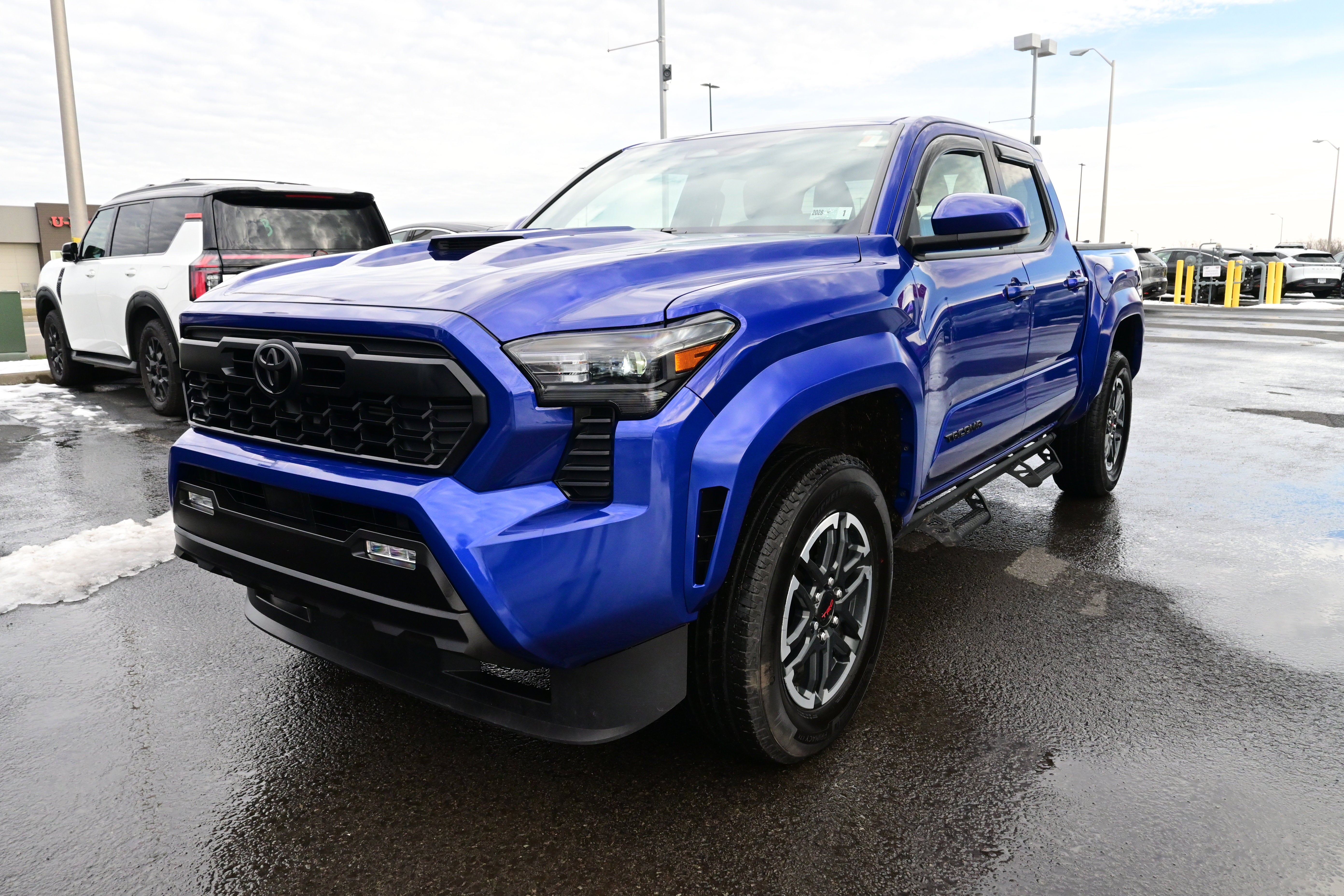 2025 Toyota Tacoma 4WD SR5