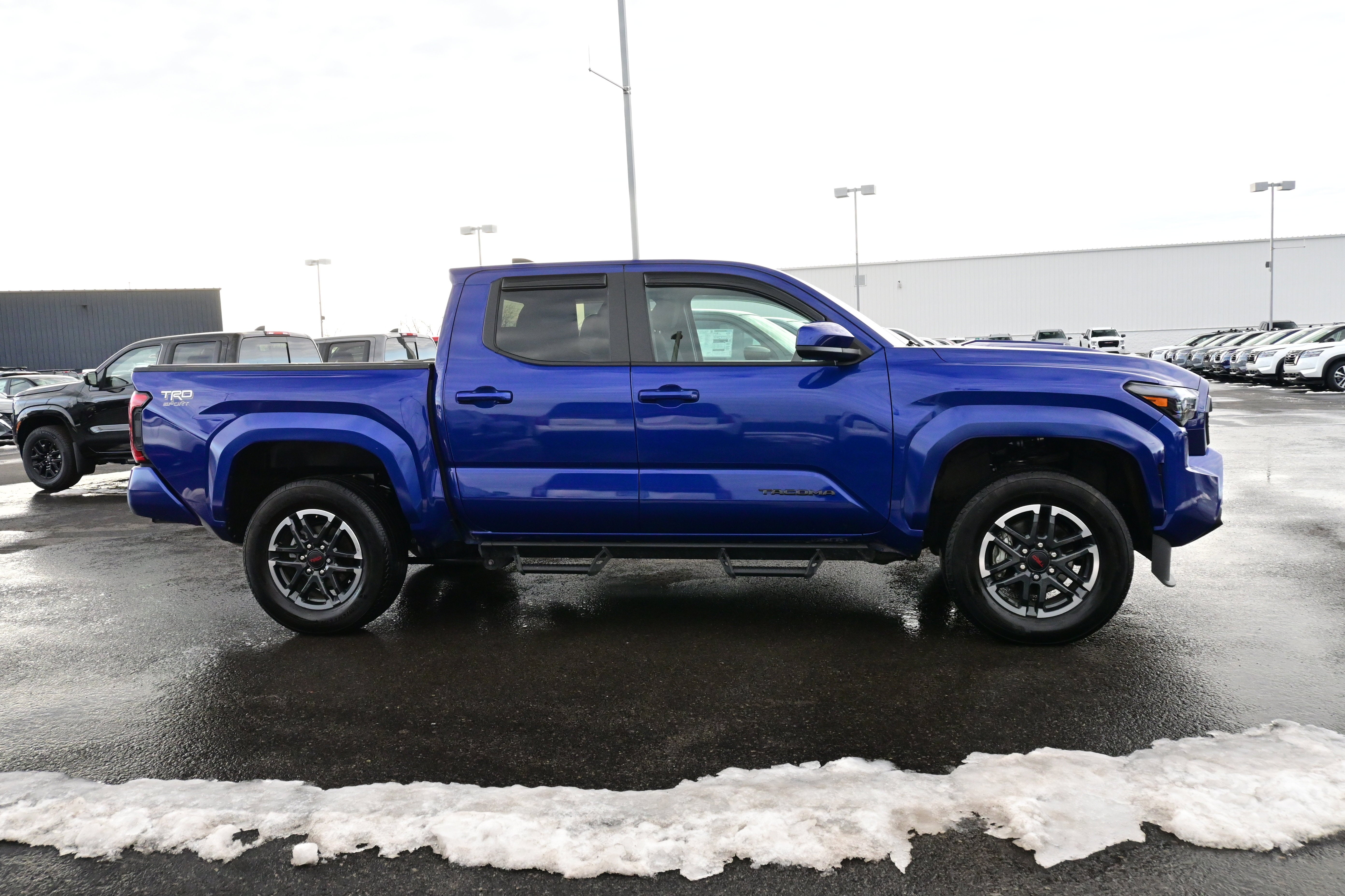 2025 Toyota Tacoma 4WD SR5