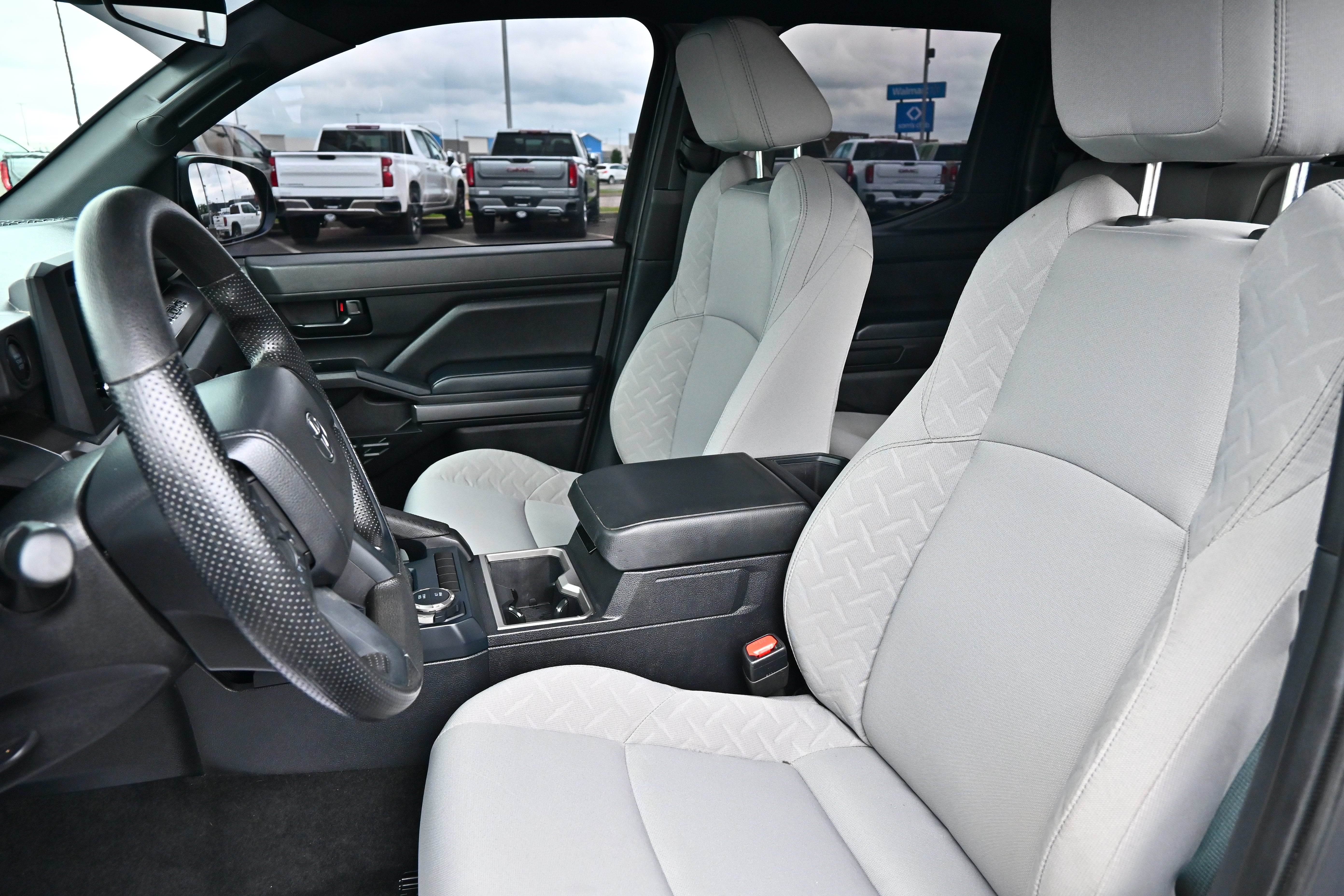 2025 Toyota Tacoma 4WD SR5