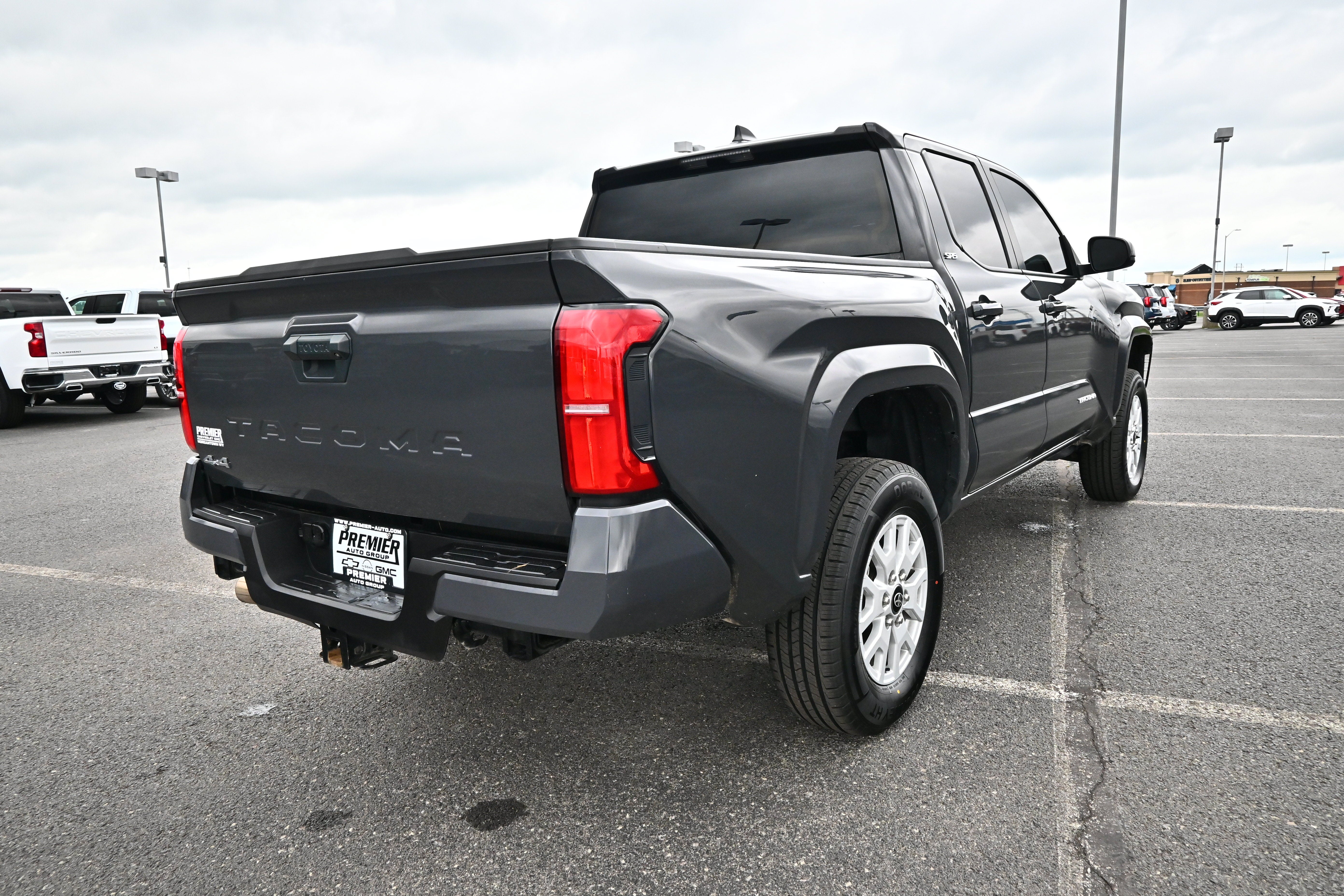 2025 Toyota Tacoma 4WD SR5
