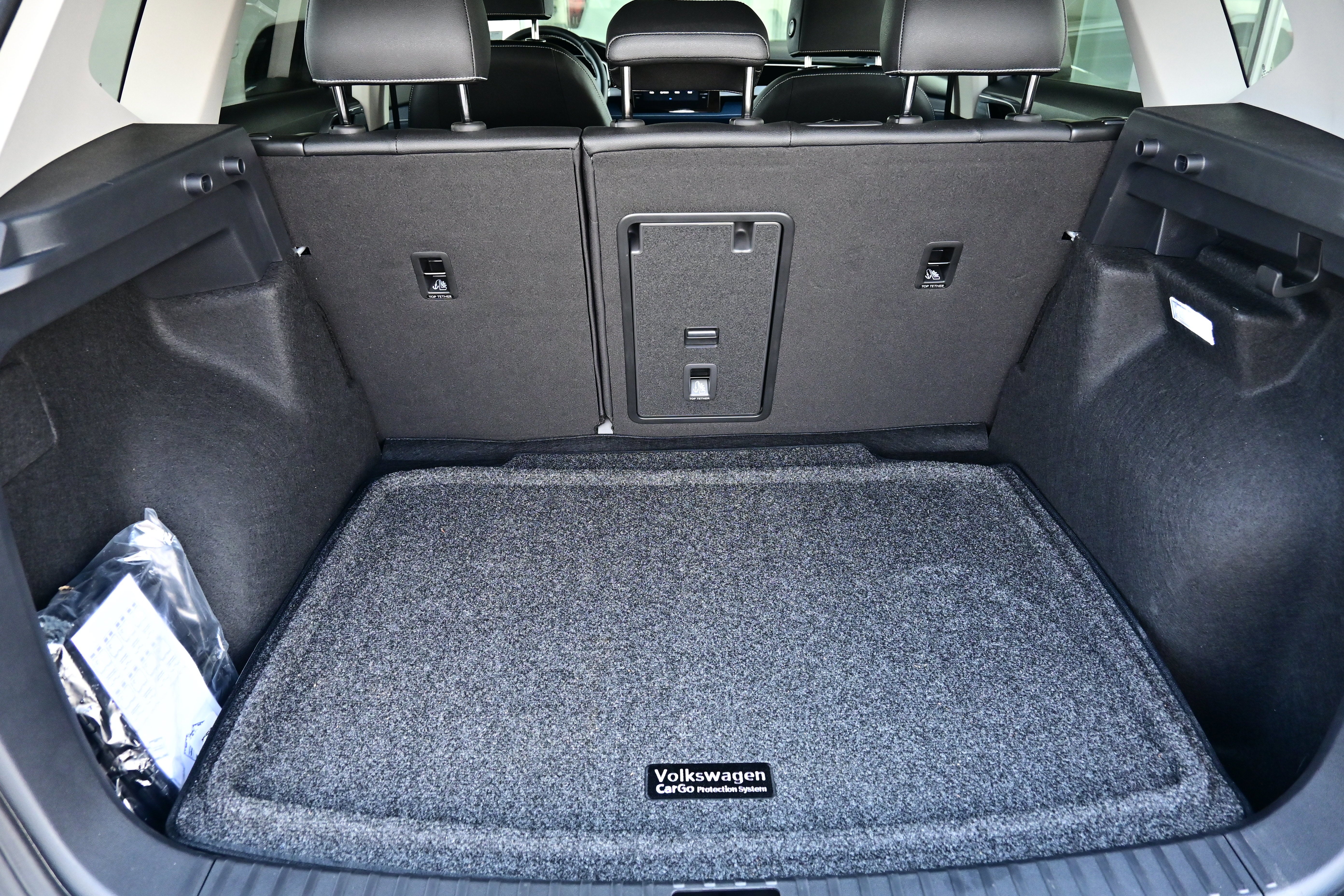 2025 Volkswagen Taos SEL