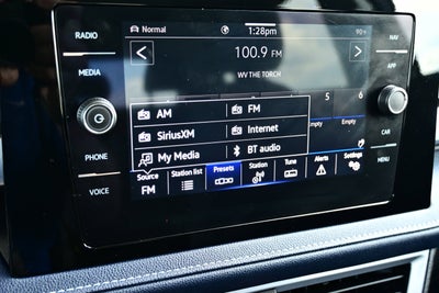 2025 Volkswagen Taos SEL
