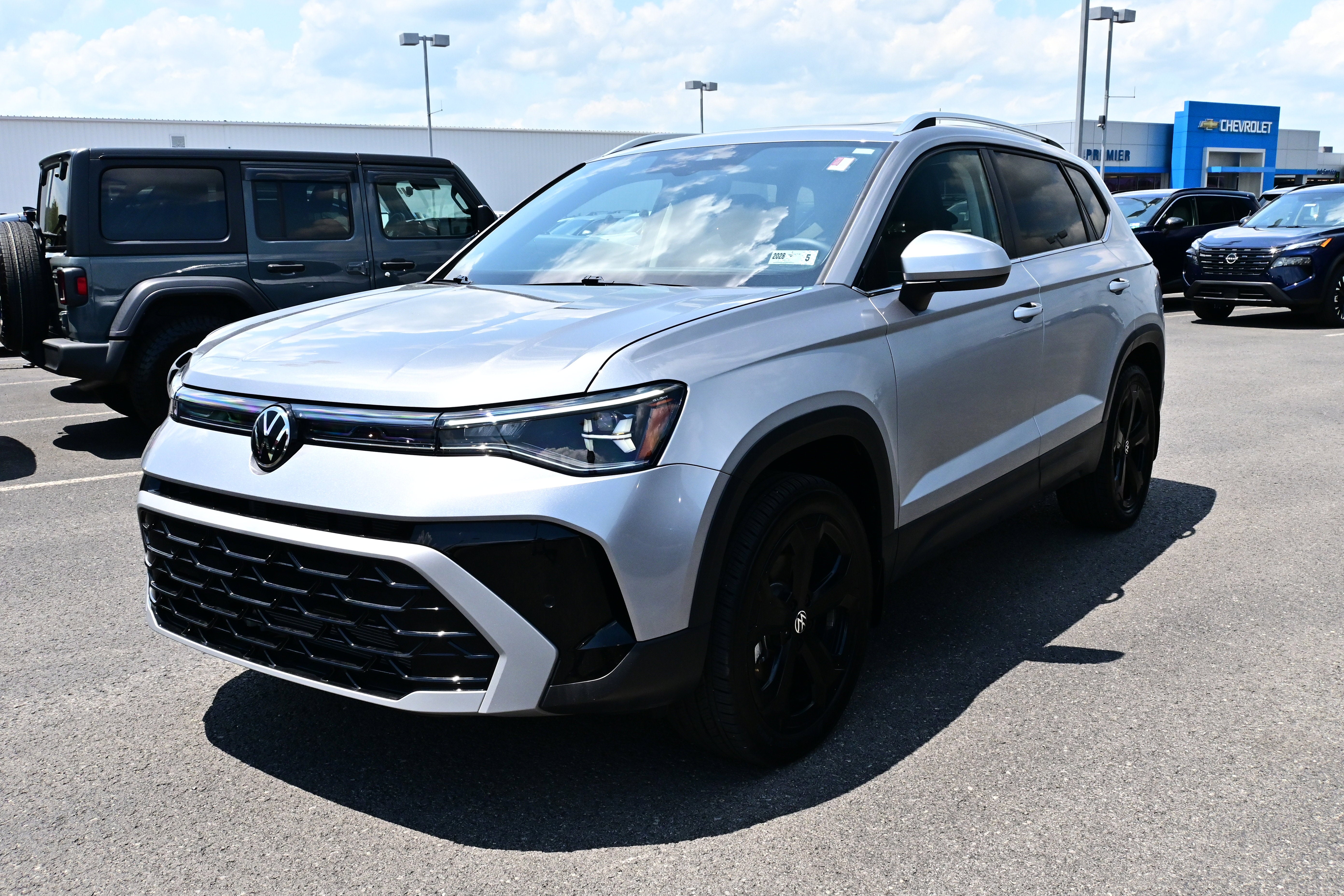 2025 Volkswagen Taos SEL