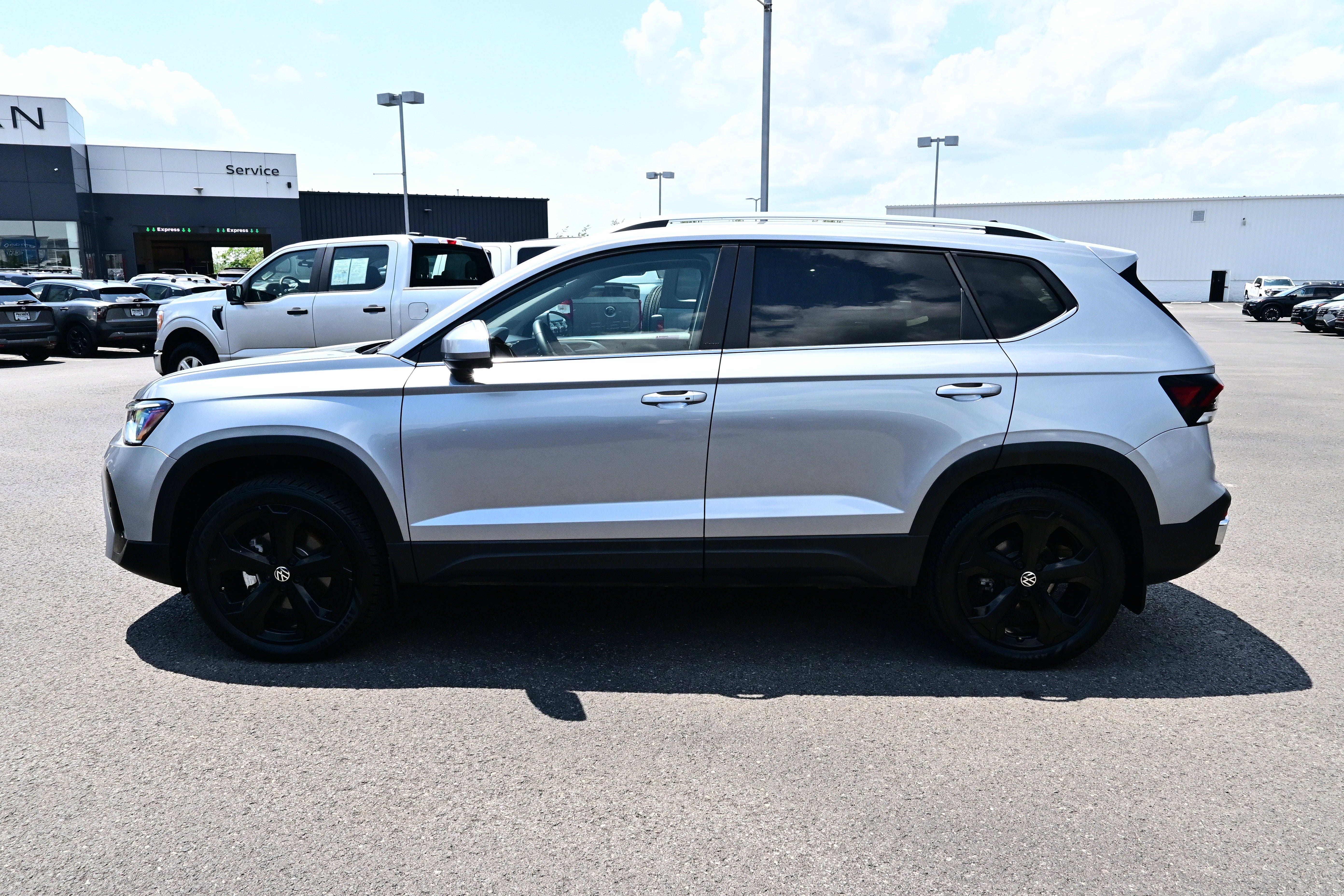 2025 Volkswagen Taos SEL