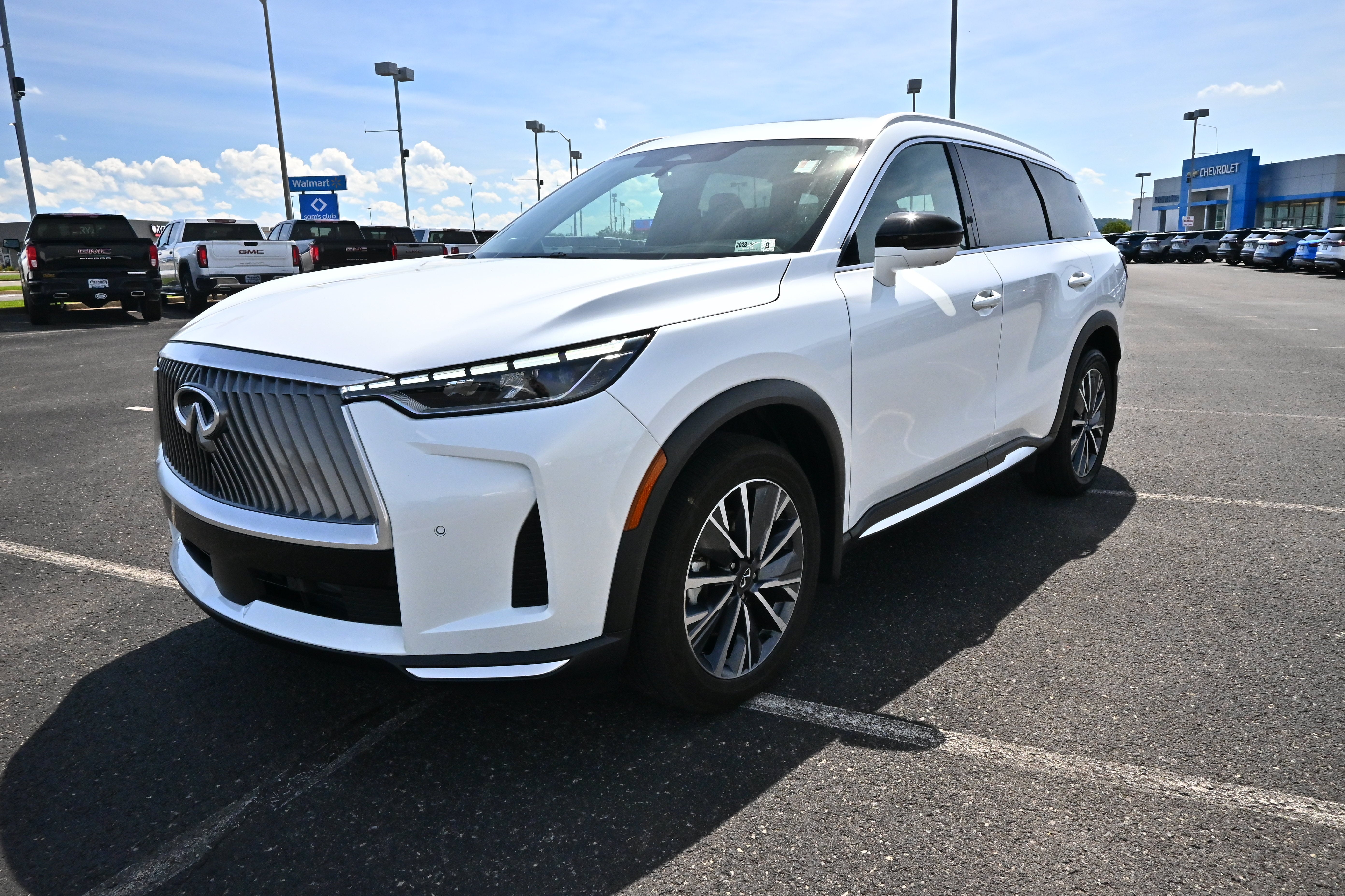 2026 INFINITI QX60 LUXE