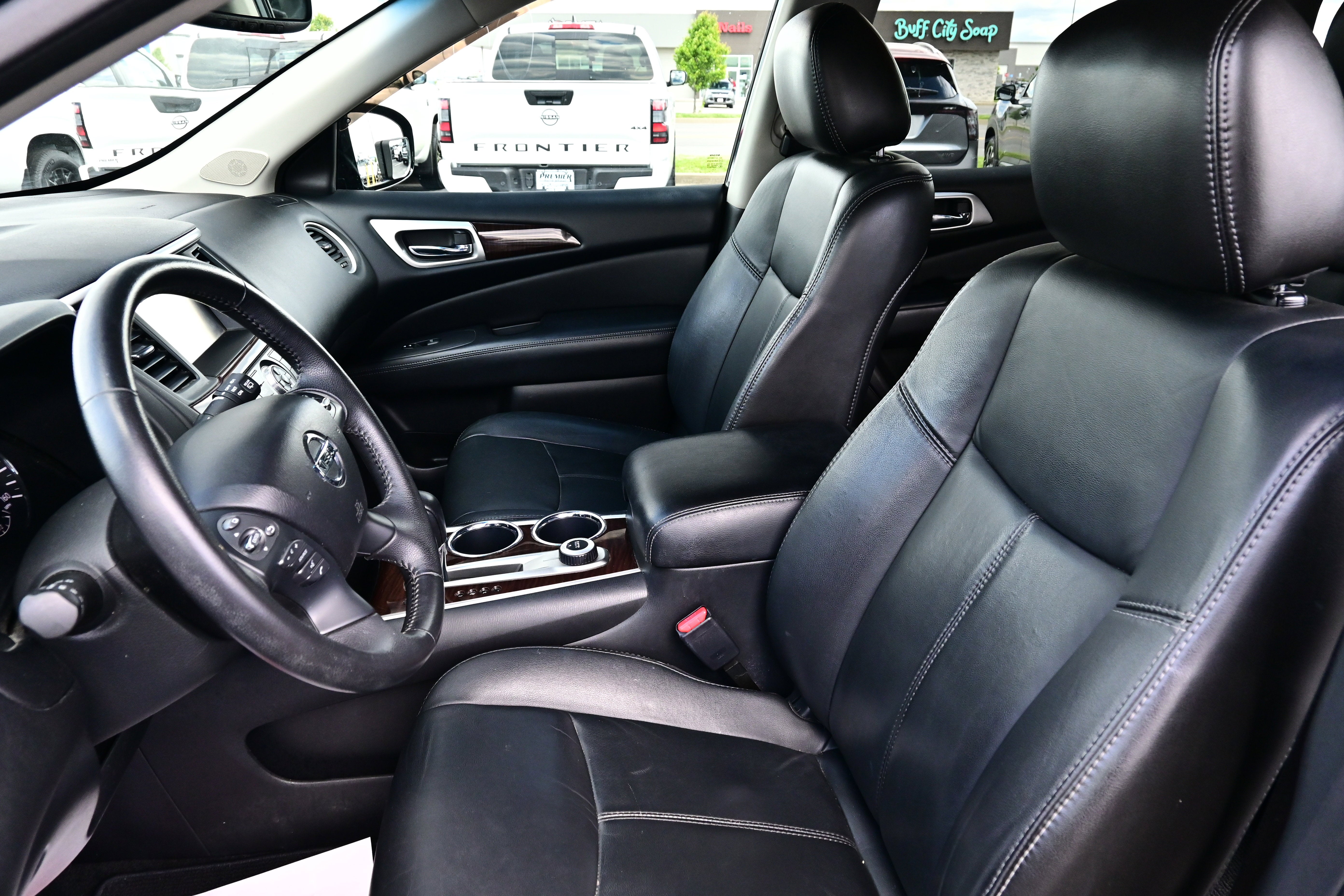 2014 Nissan Pathfinder SL