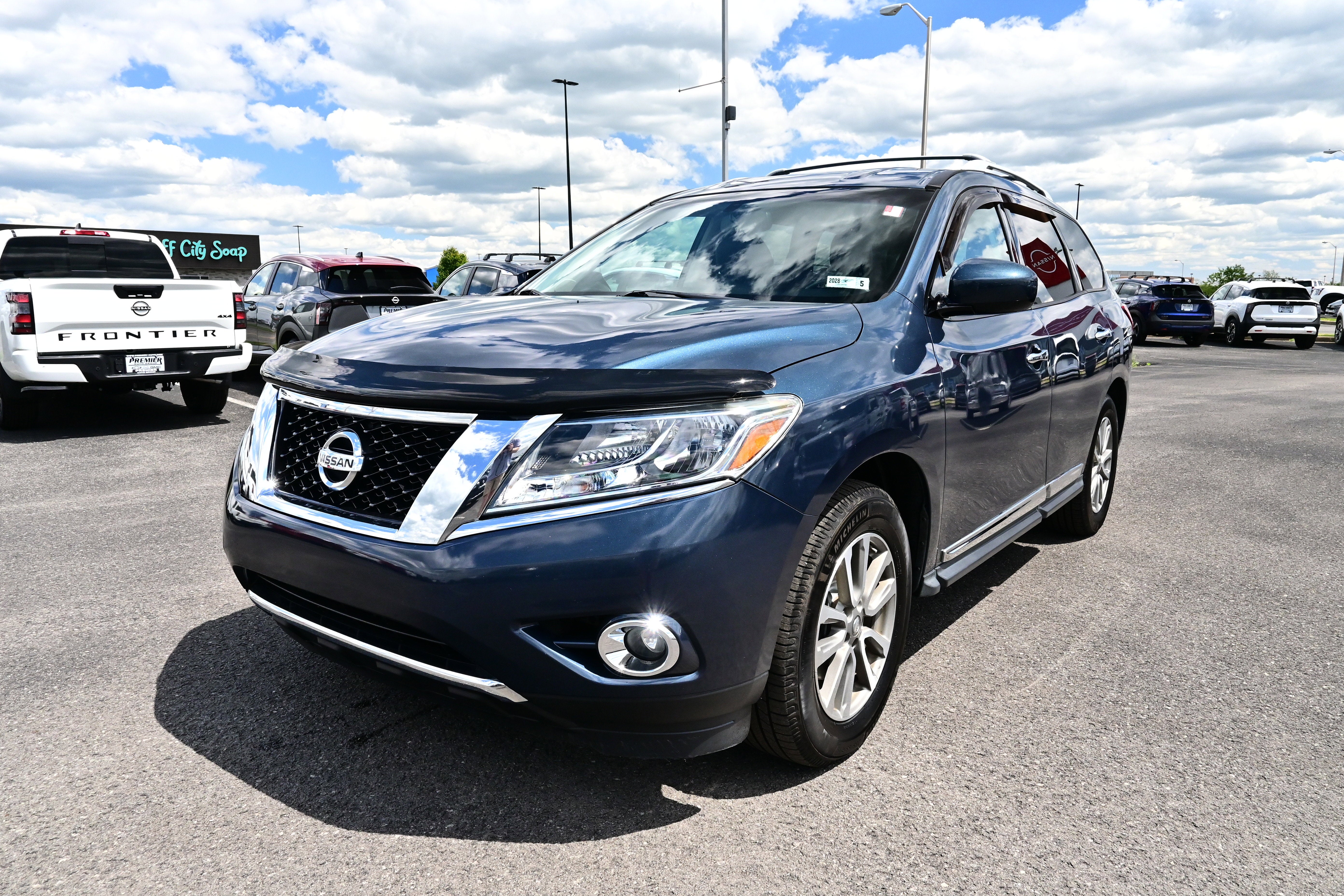 2014 Nissan Pathfinder SL