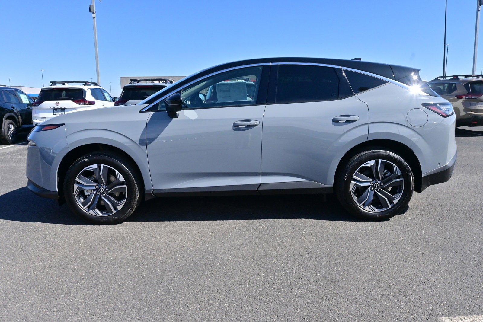 2025 Nissan Murano SL