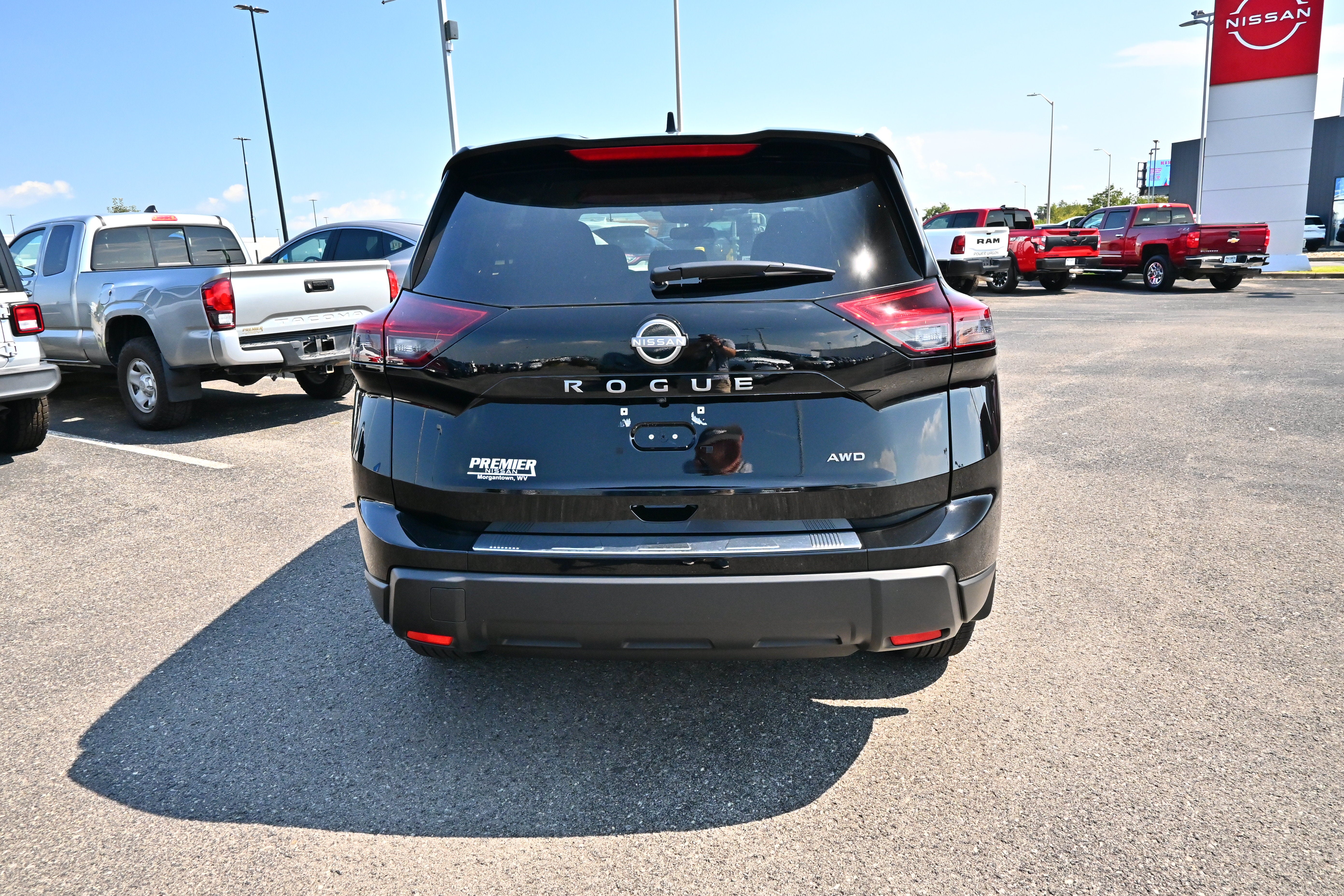 2026 Nissan Rogue SV