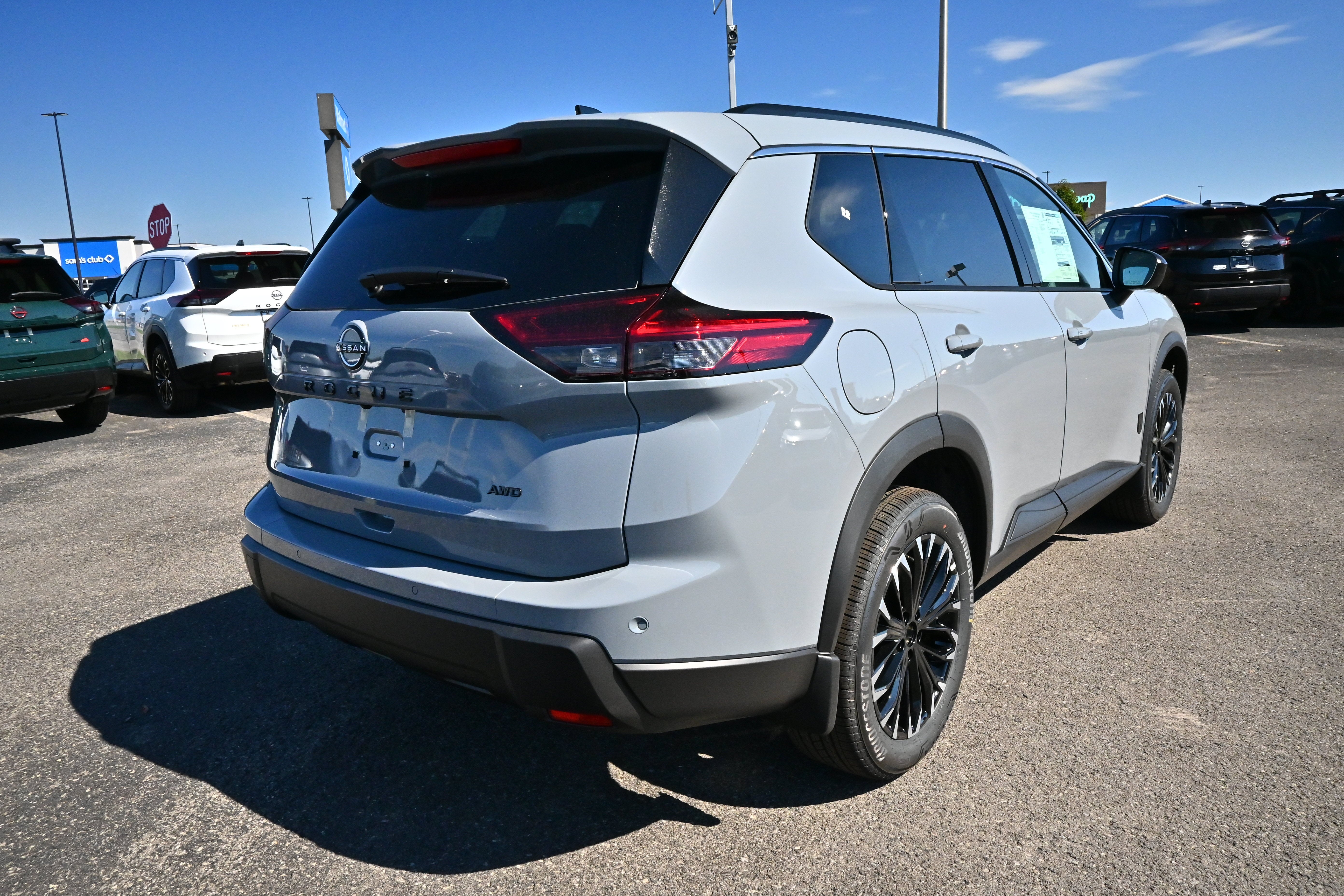 2026 Nissan Rogue Dark Armor™