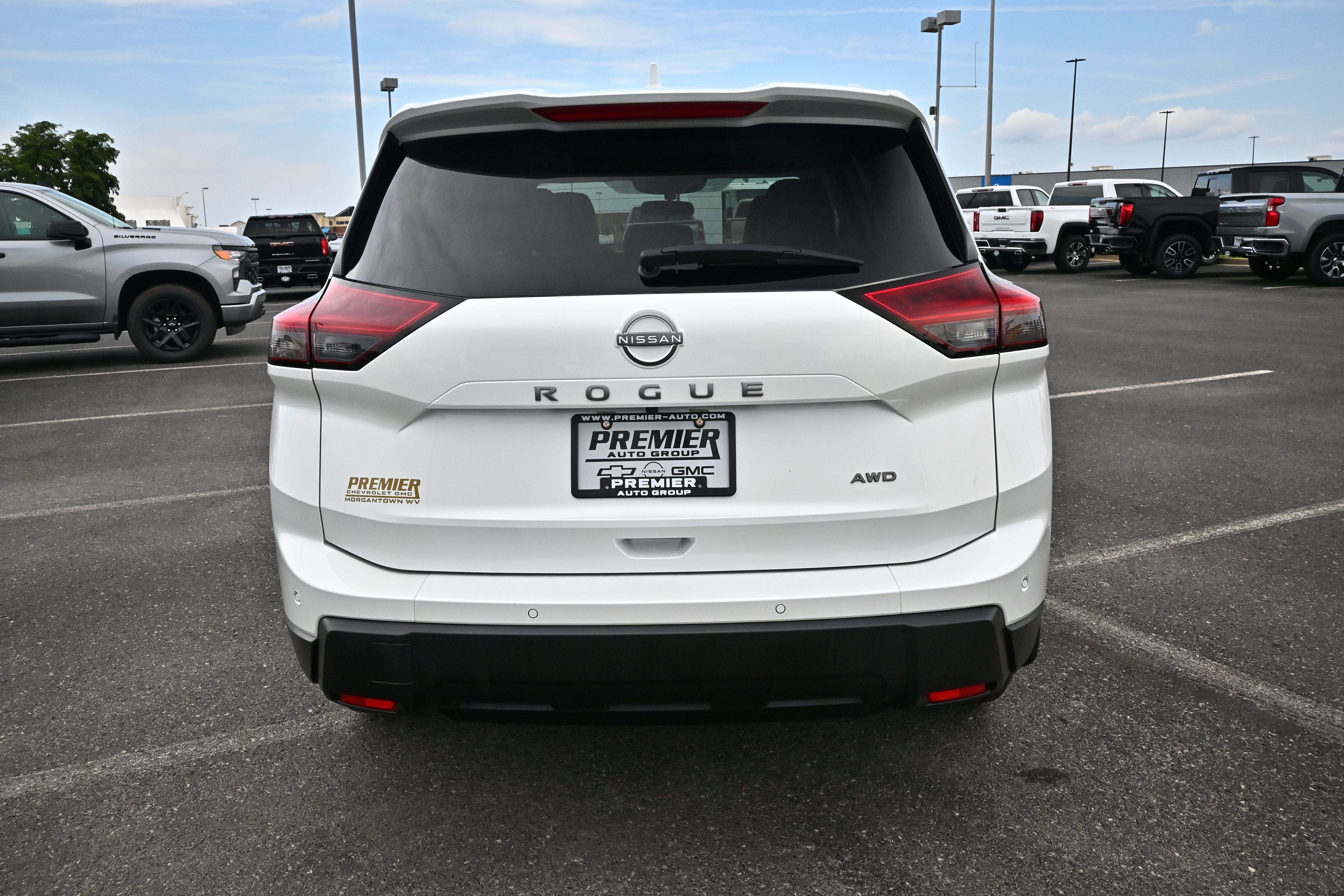 2026 Nissan Rogue SV