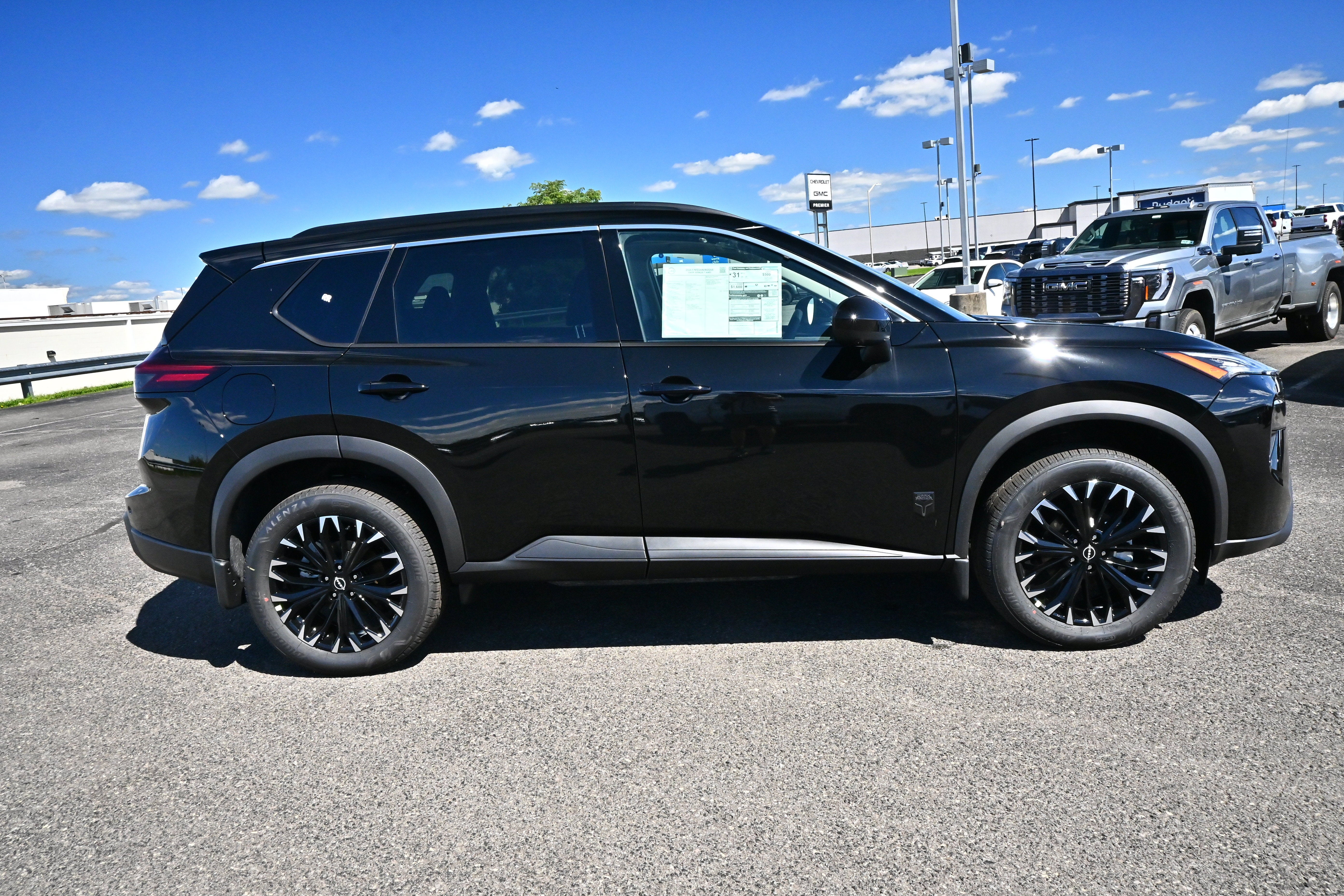2026 Nissan Rogue Dark Armor™