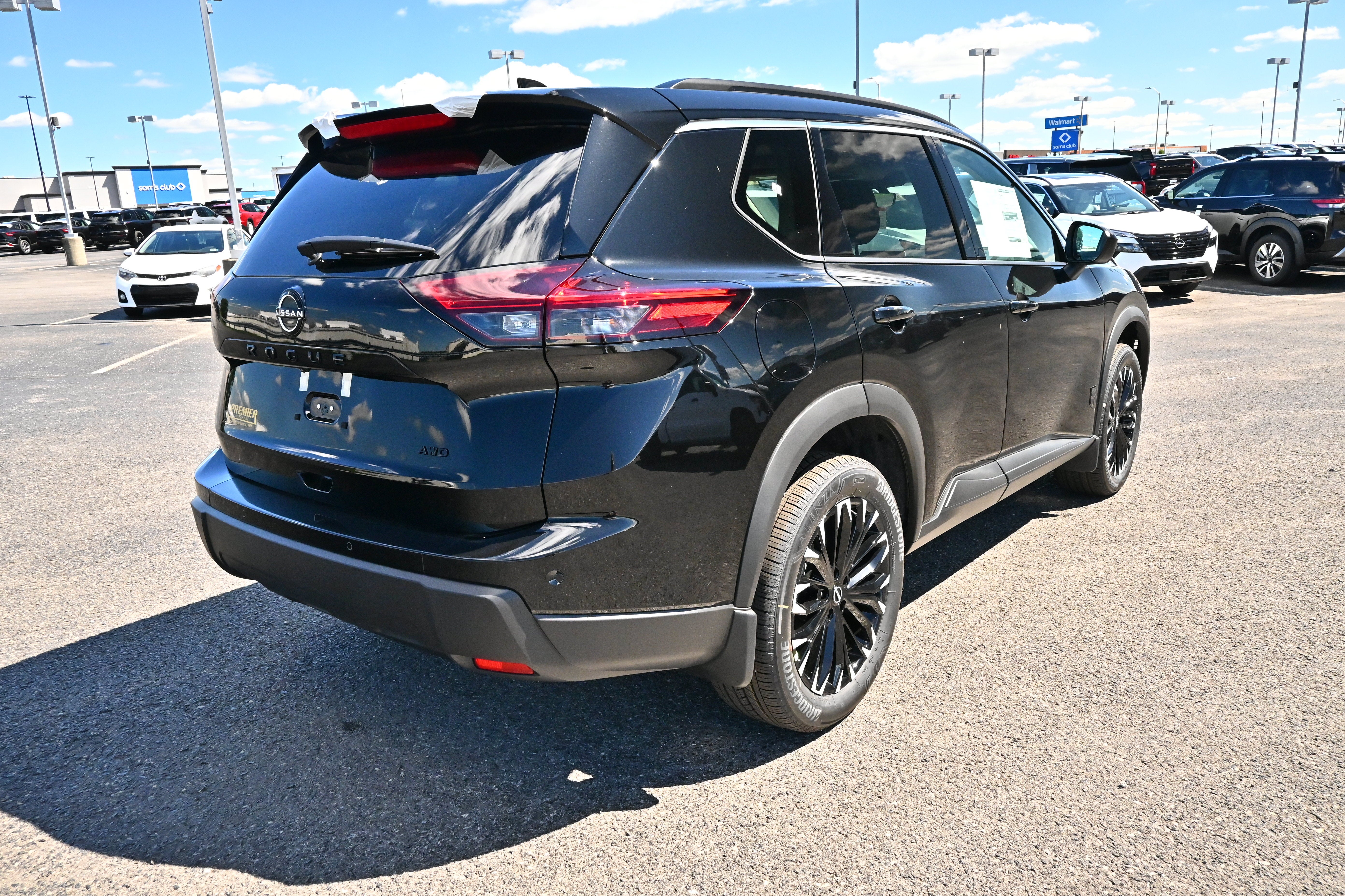 2026 Nissan Rogue Dark Armor™