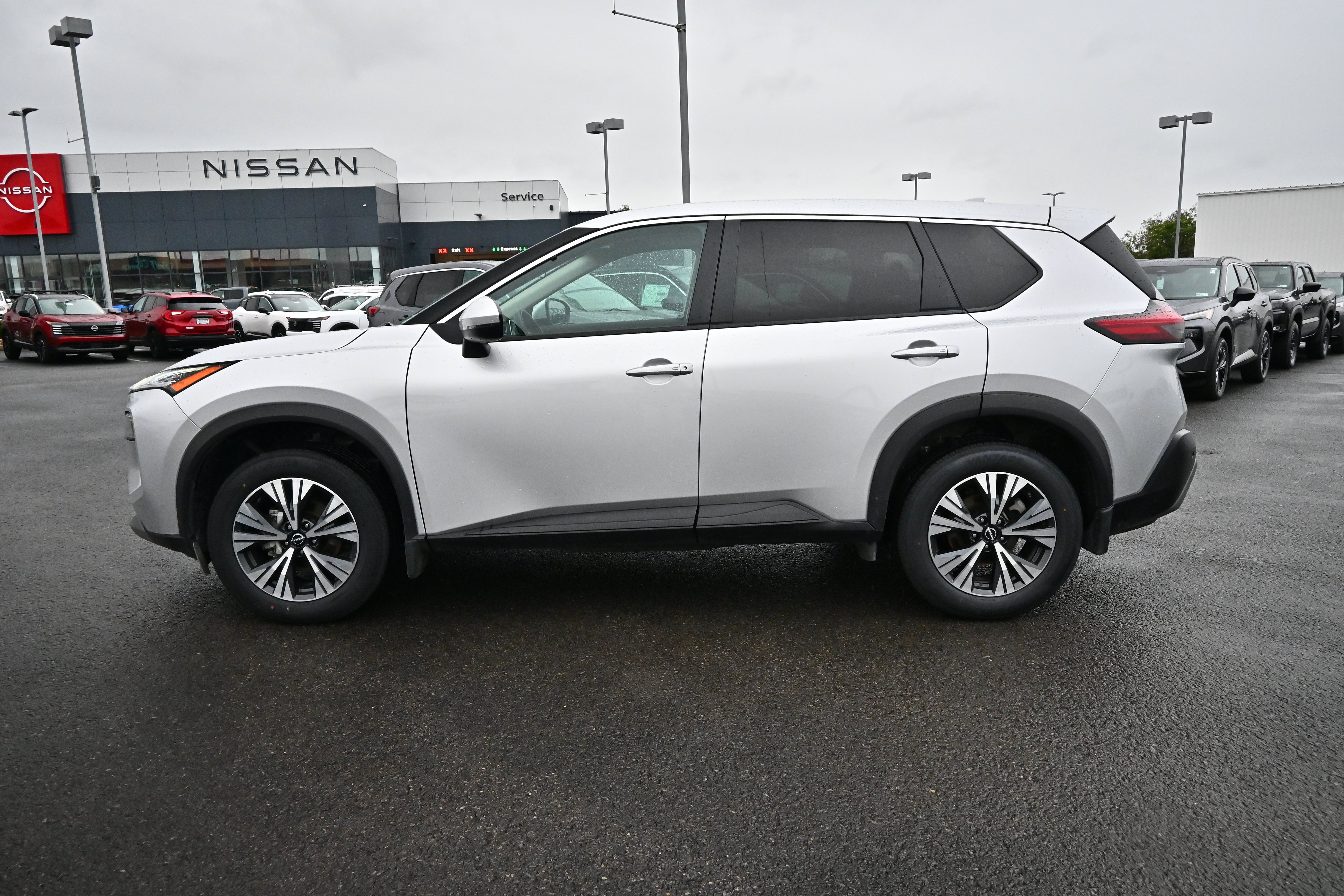 2022 Nissan Rogue SV