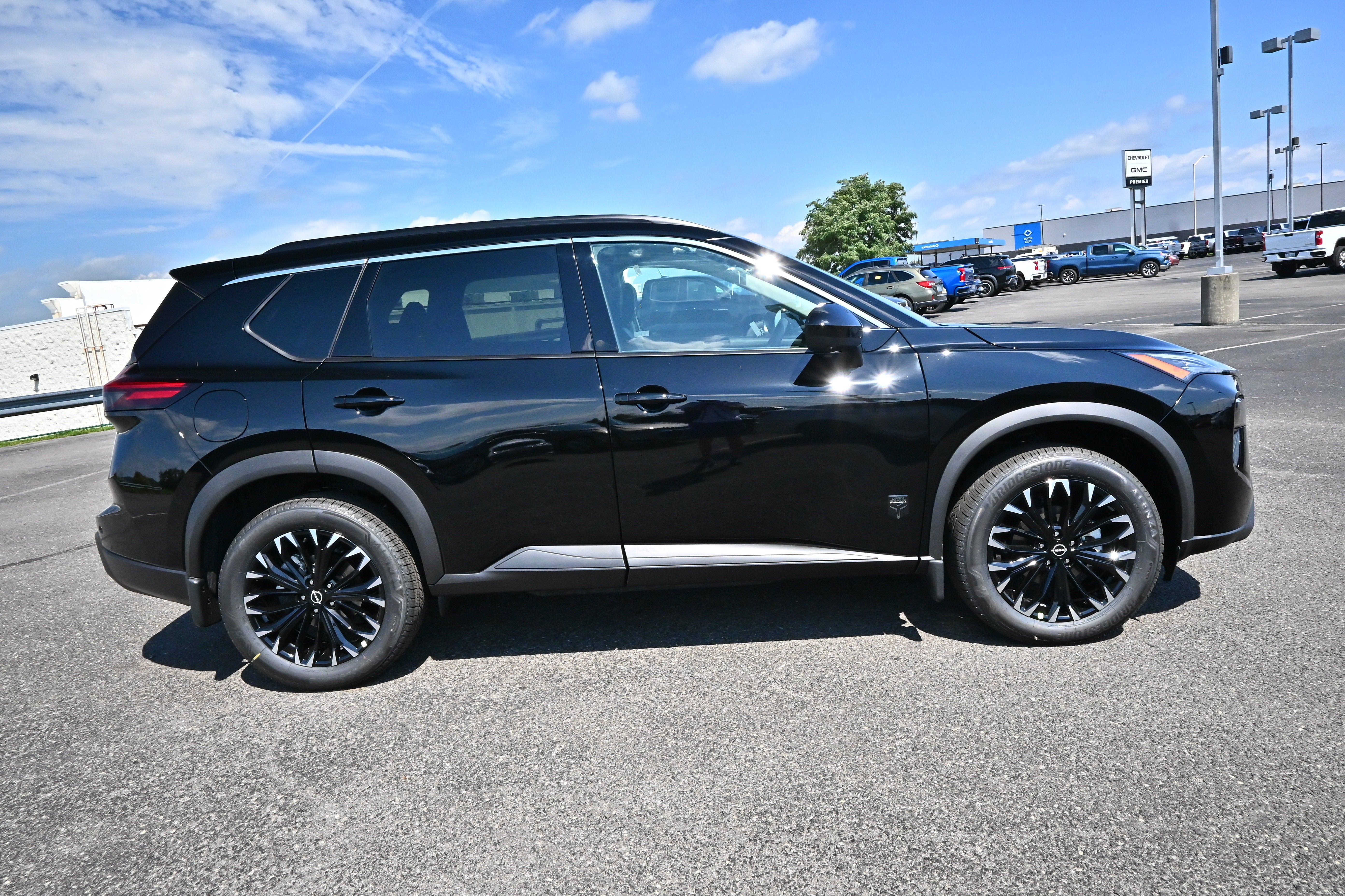 2026 Nissan Rogue Dark Armor
