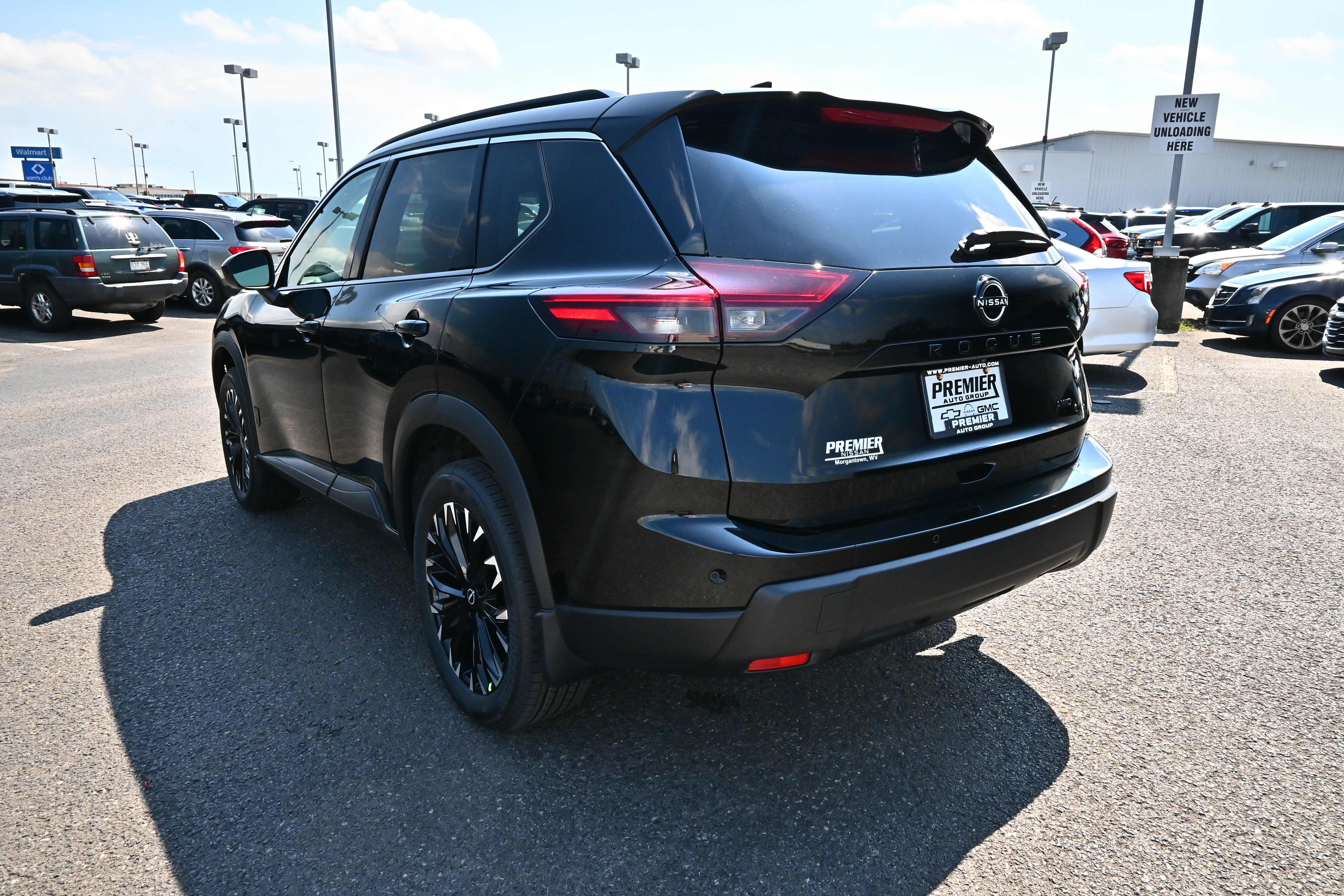 2026 Nissan Rogue Dark Armor