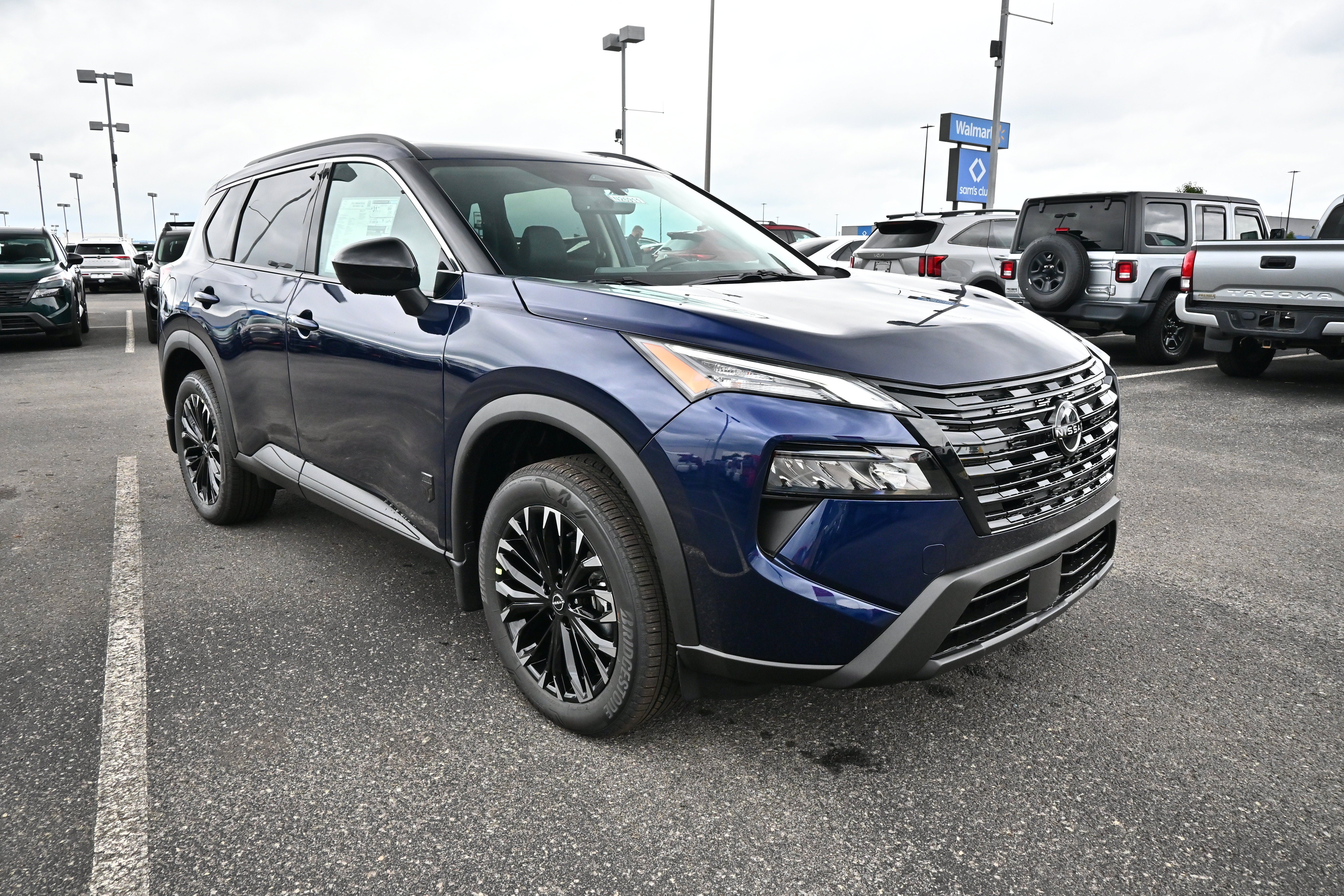 2026 Nissan Rogue Dark Armor™