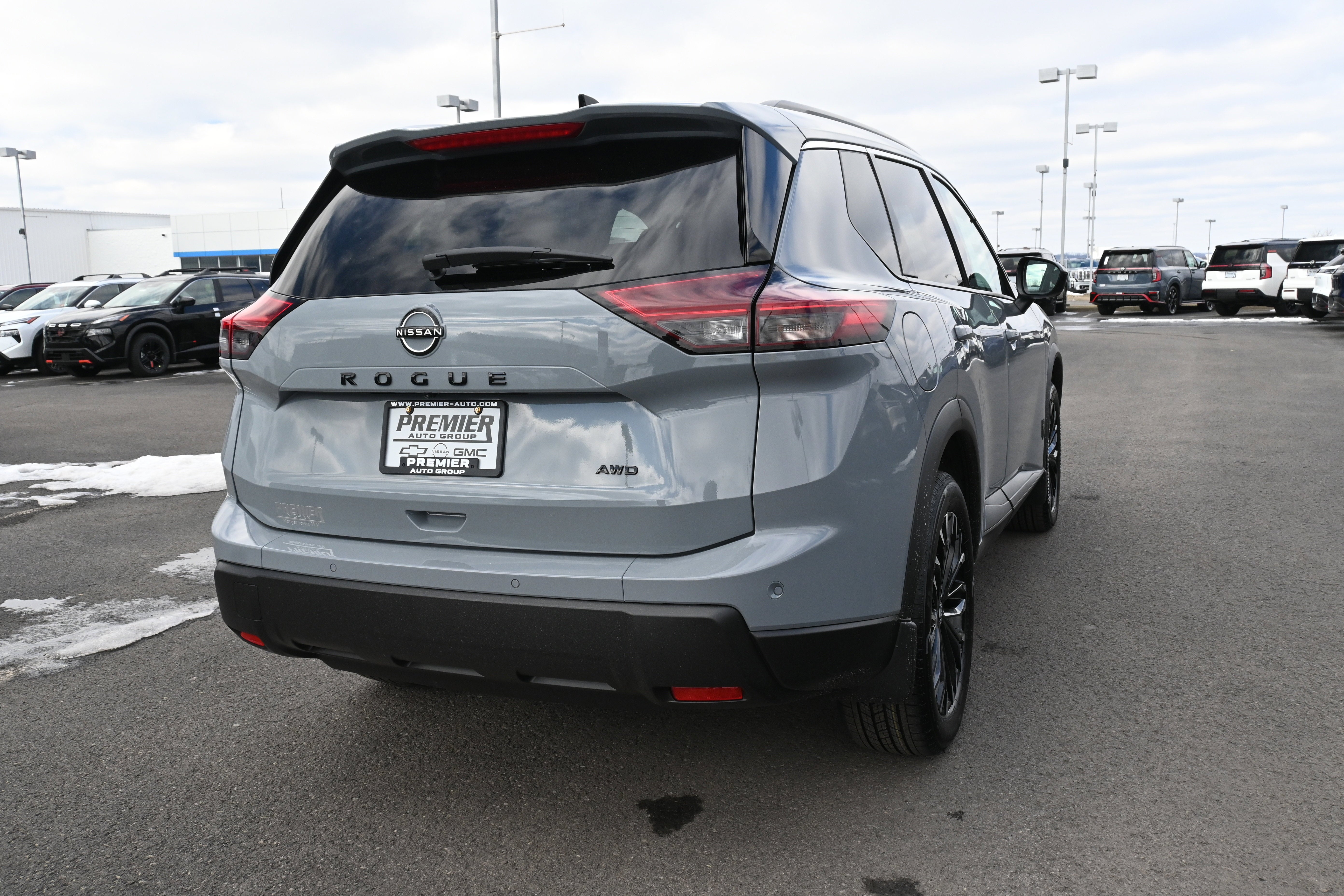2026 Nissan Rogue Dark Armor