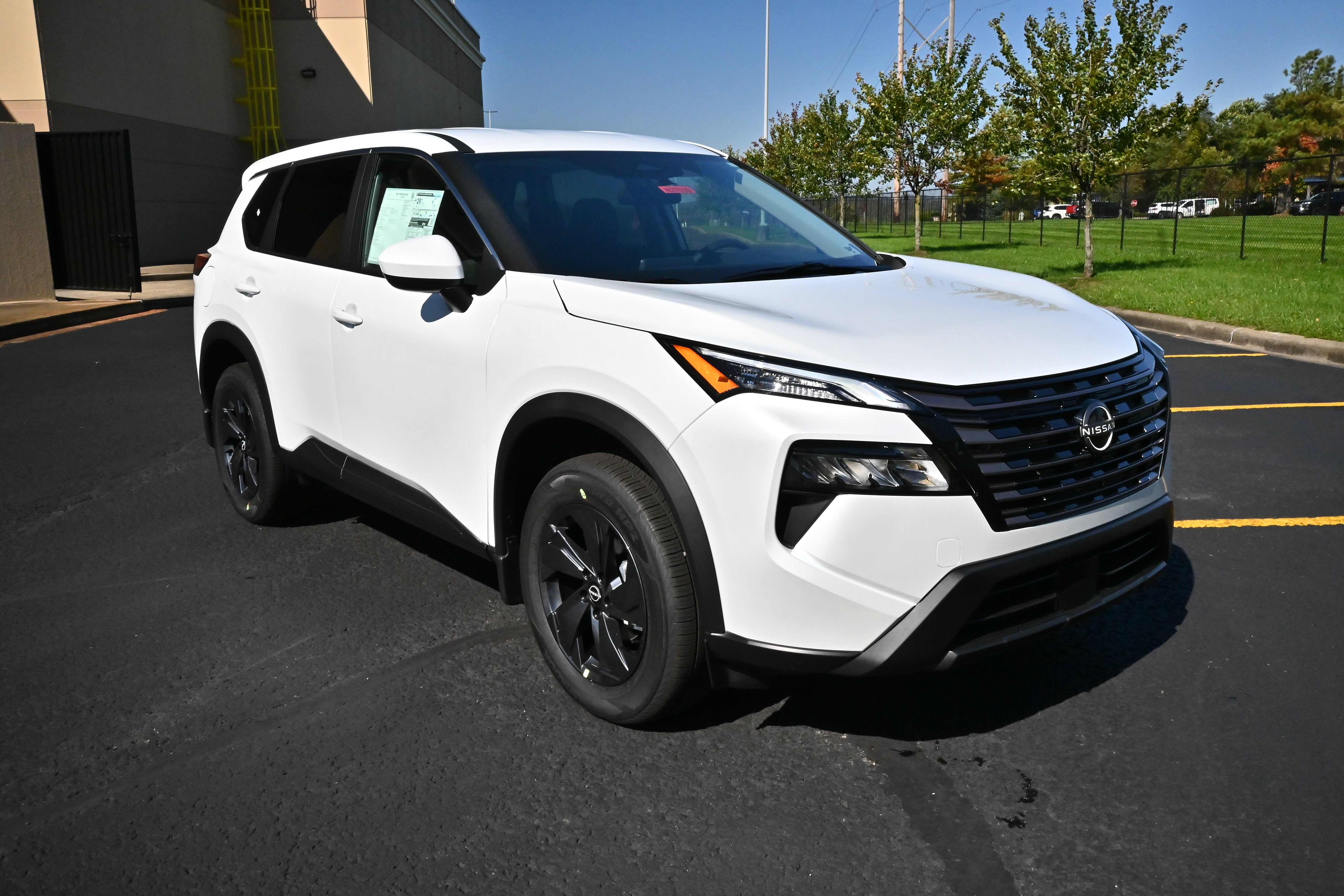 2027 Nissan Rogue SV