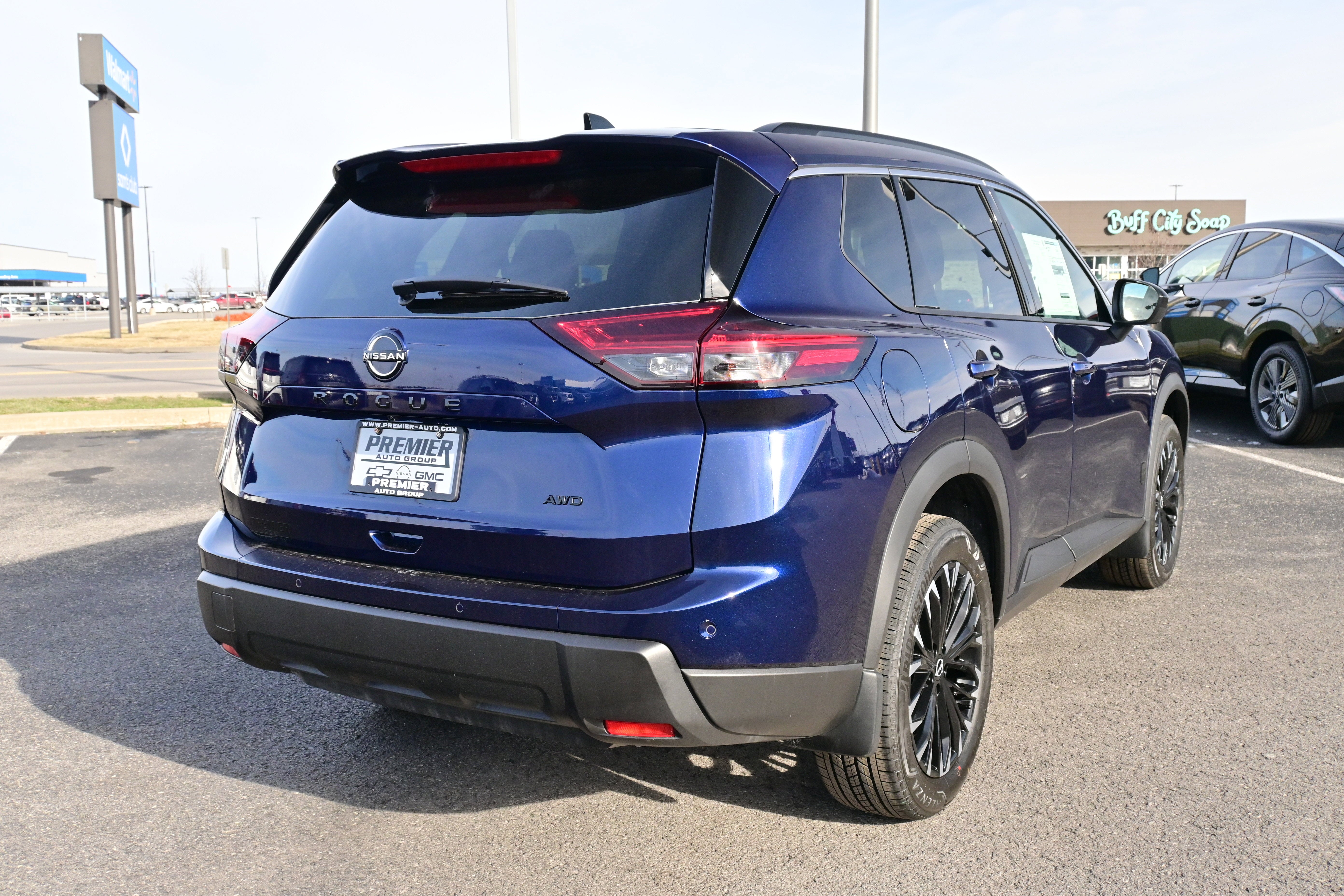 2026 Nissan Rogue Dark Armor