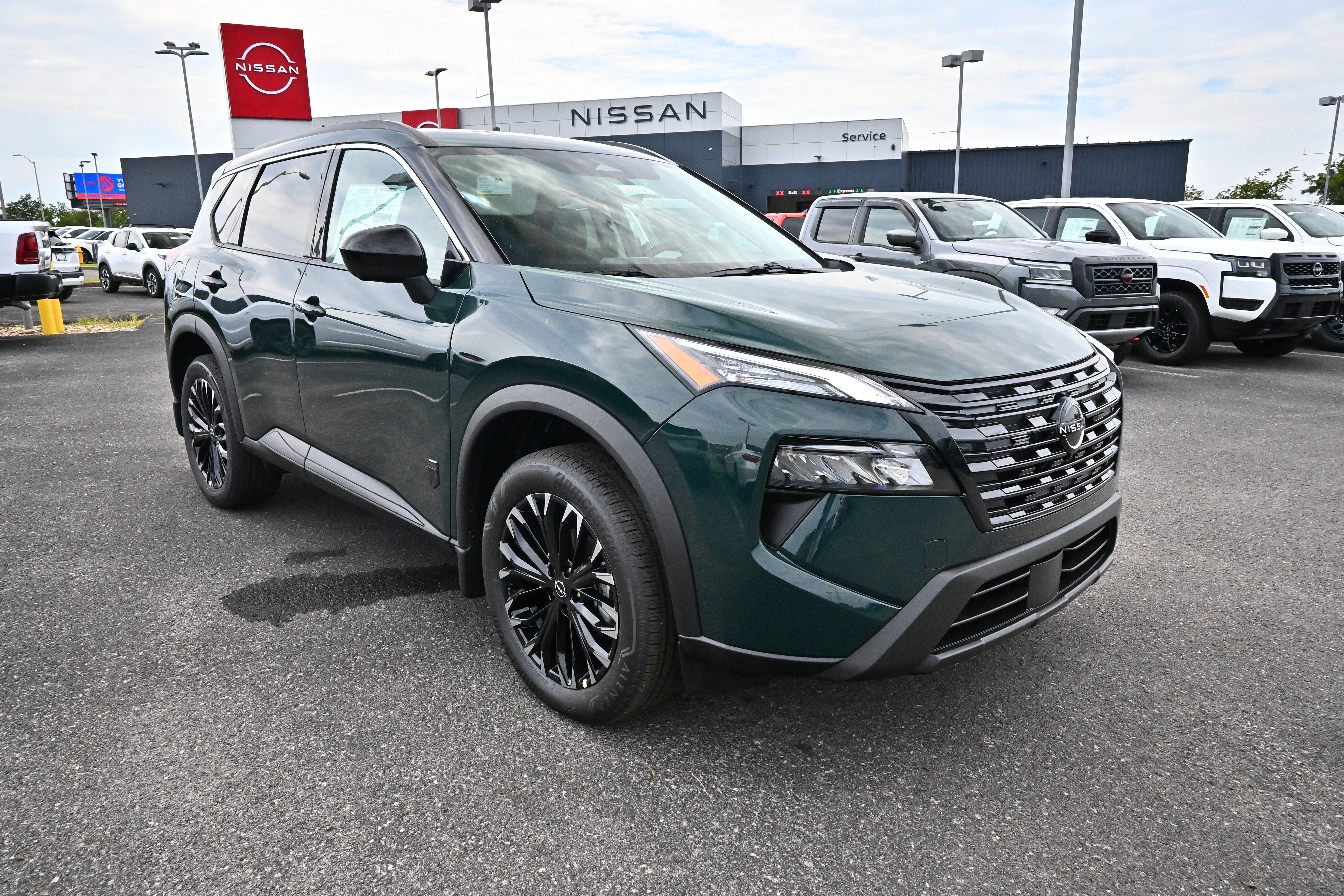 2026 Nissan Rogue Dark Armor™