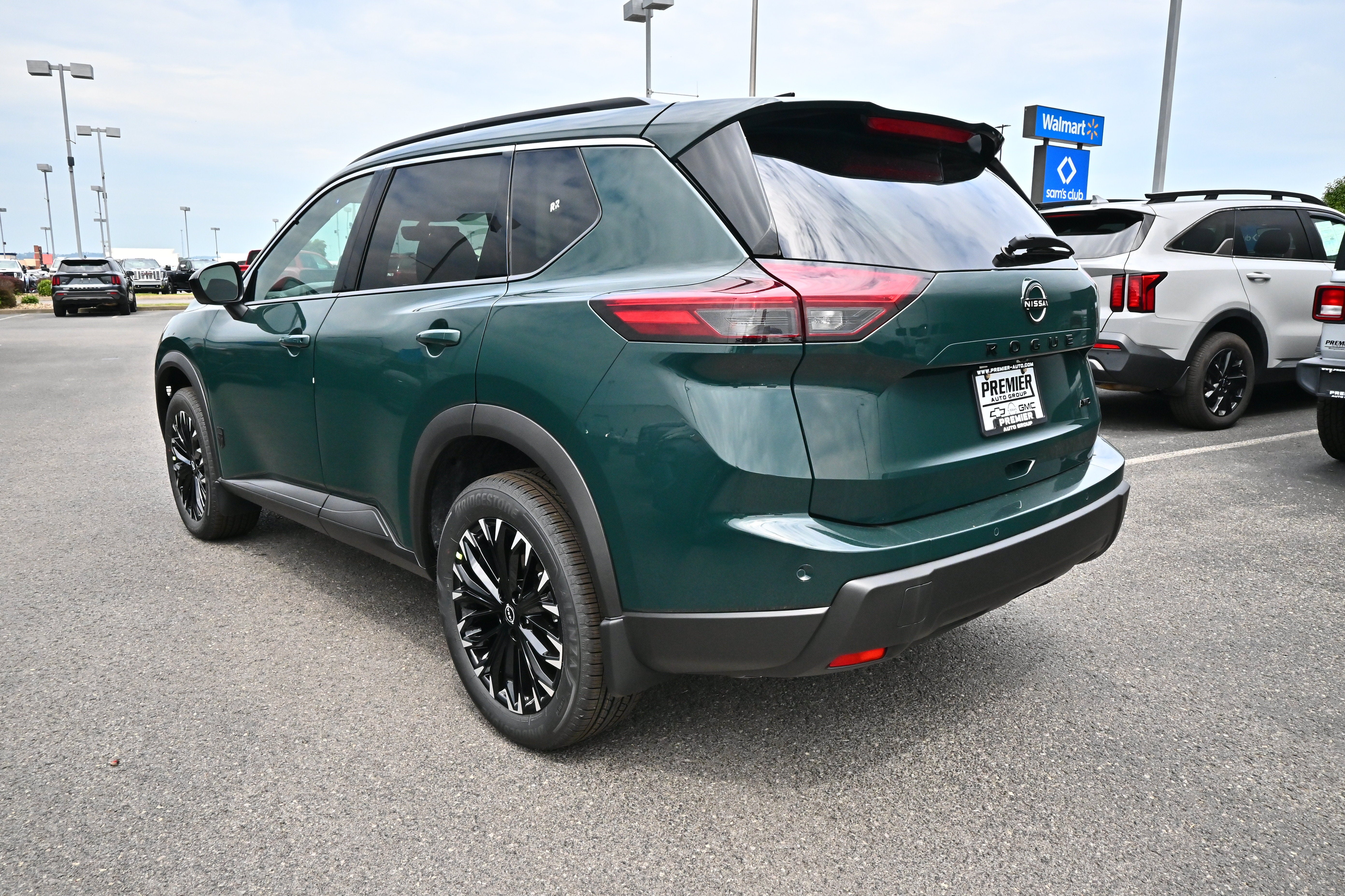 2026 Nissan Rogue Dark Armor™