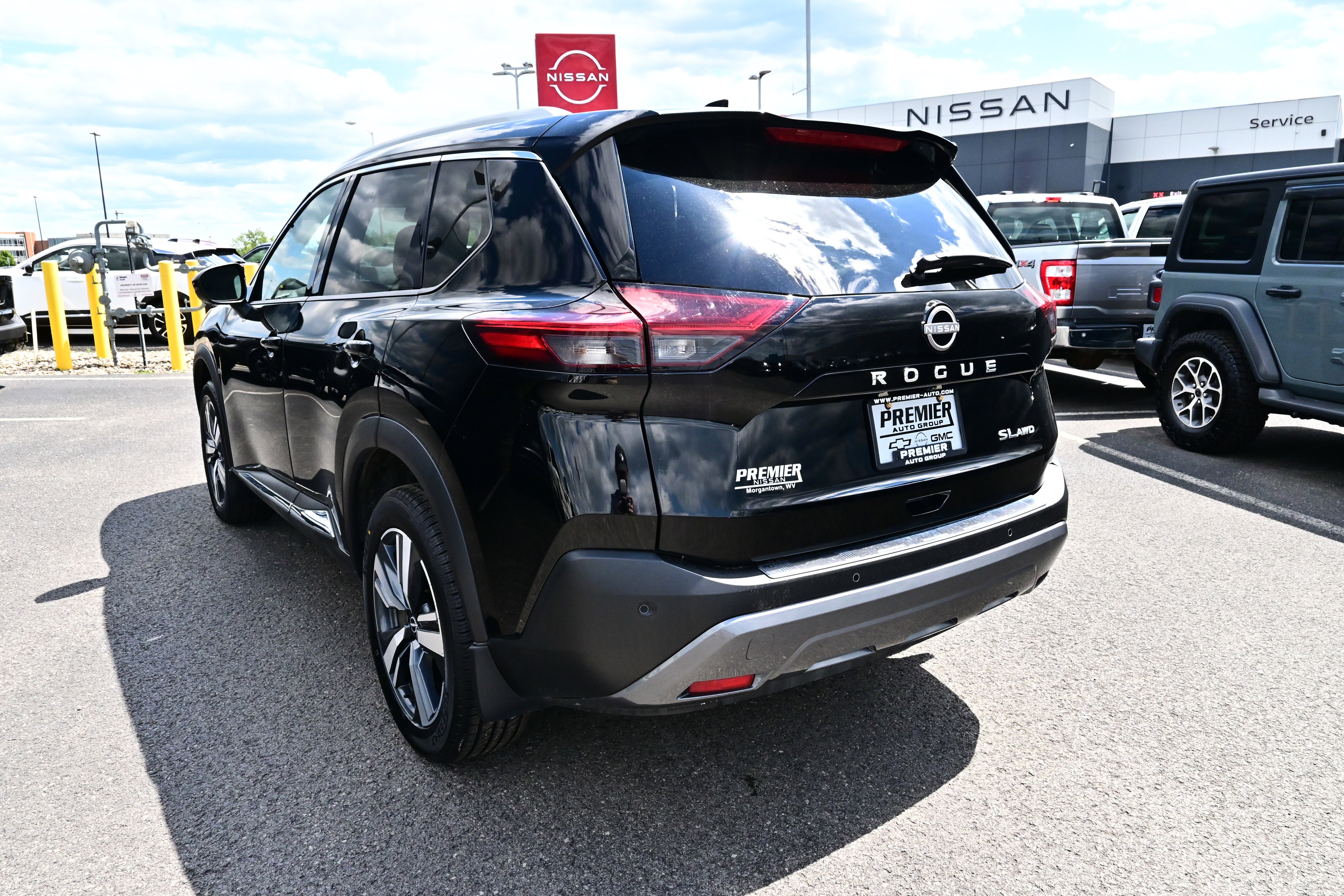 2023 Nissan Rogue SL