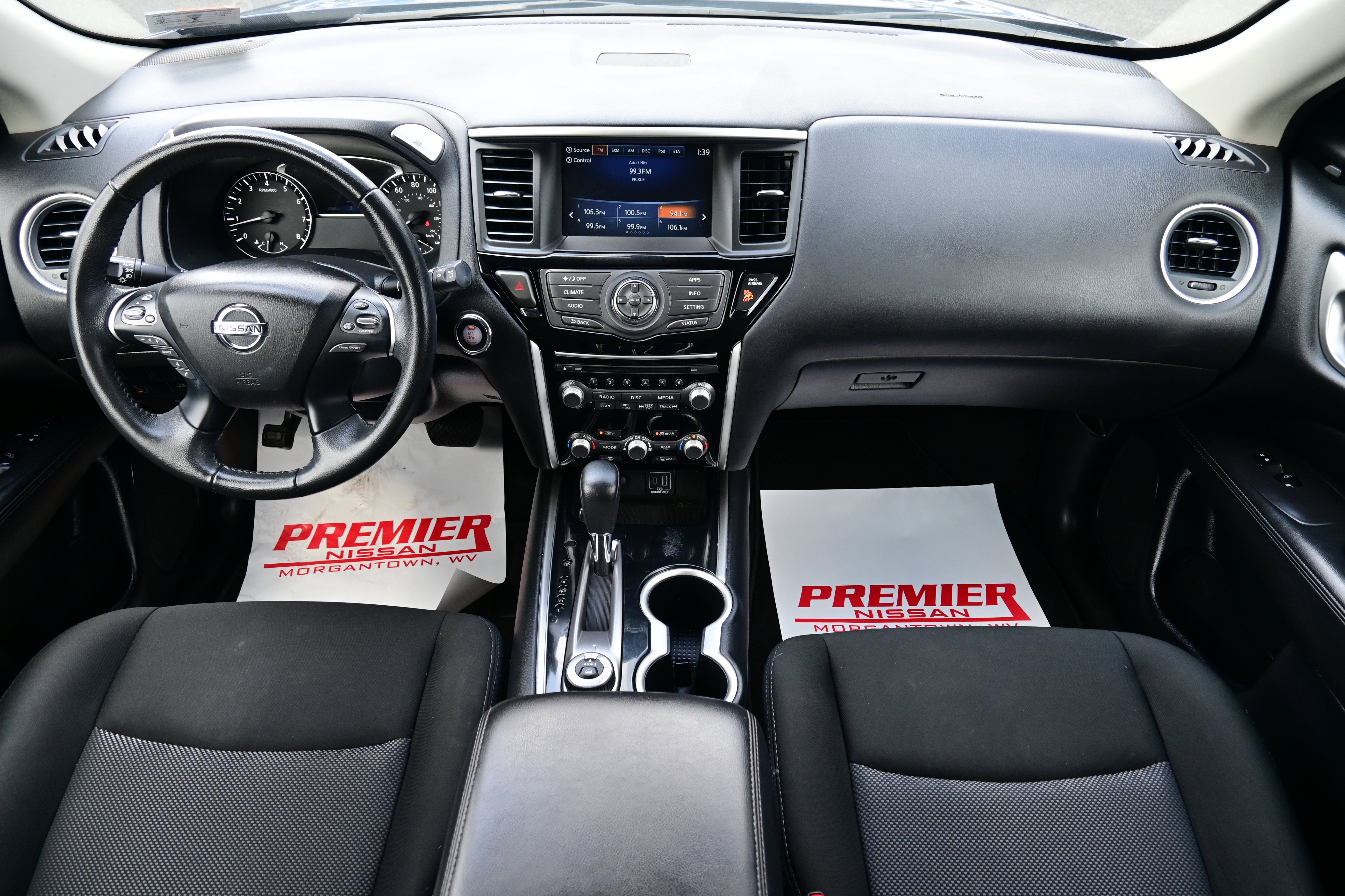 2020 Nissan Pathfinder SV