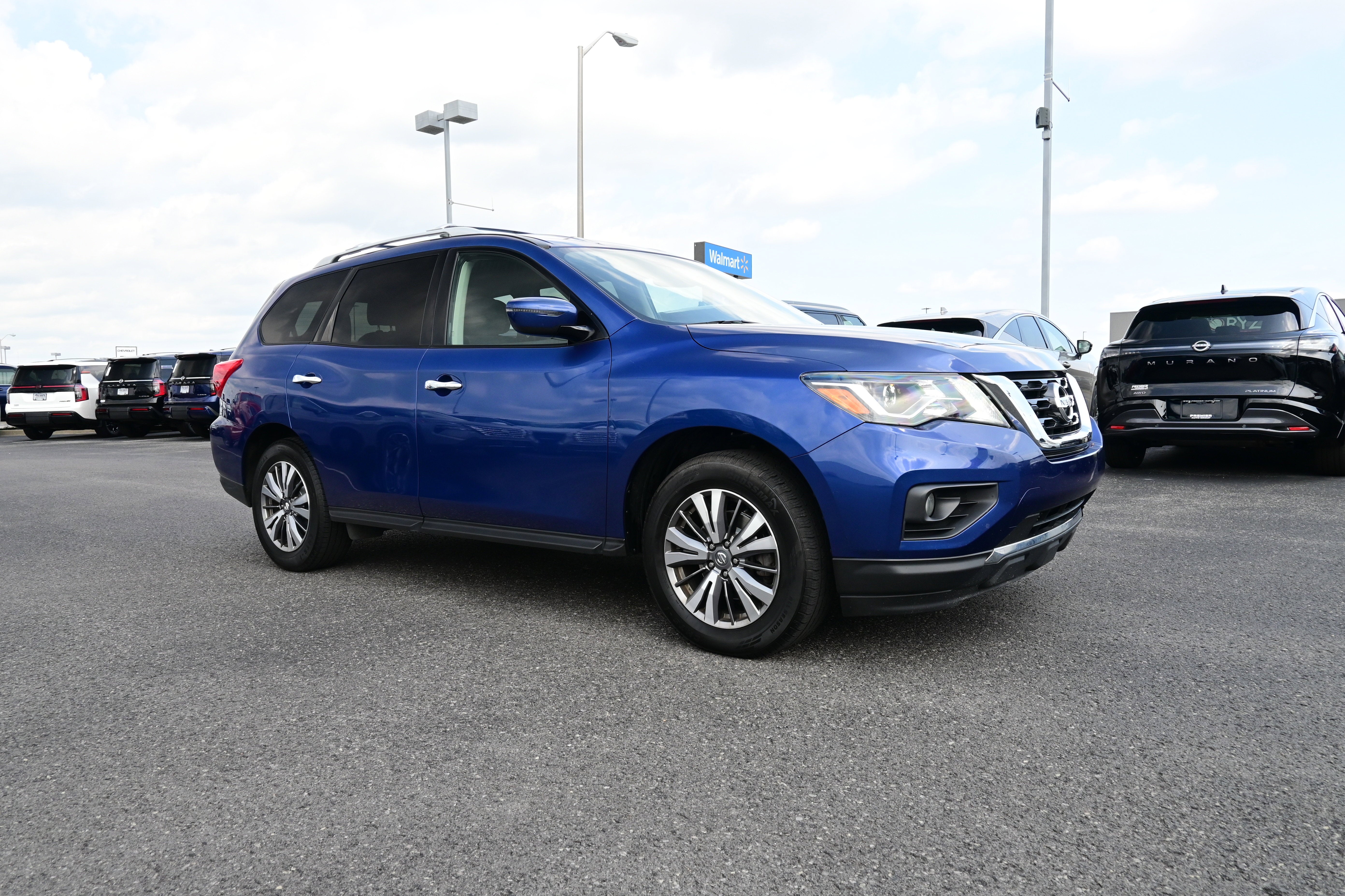 2020 Nissan Pathfinder SV