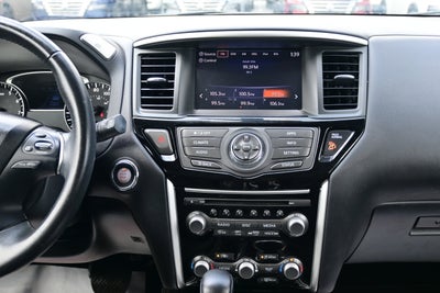 2020 Nissan Pathfinder SV