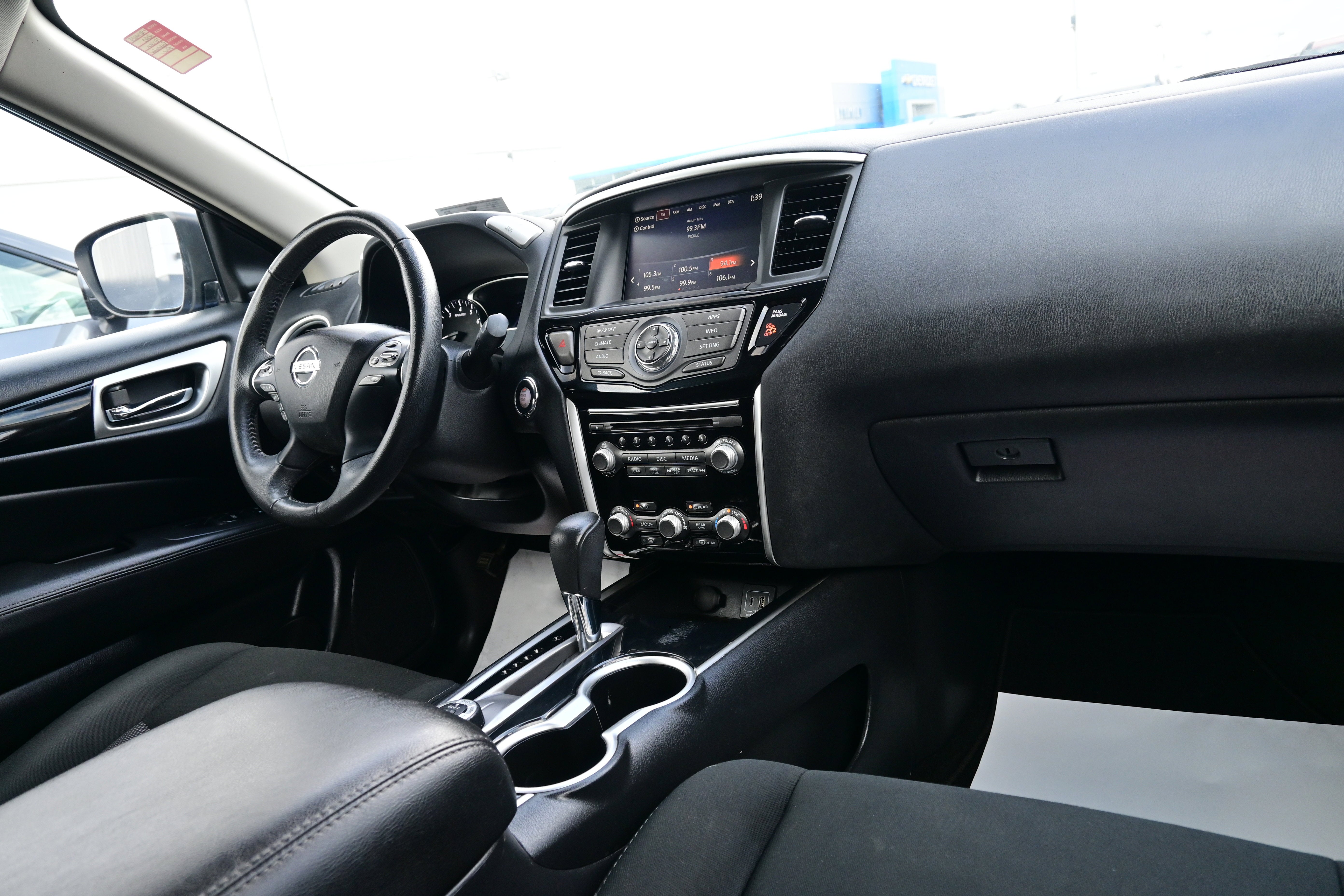 2020 Nissan Pathfinder SV