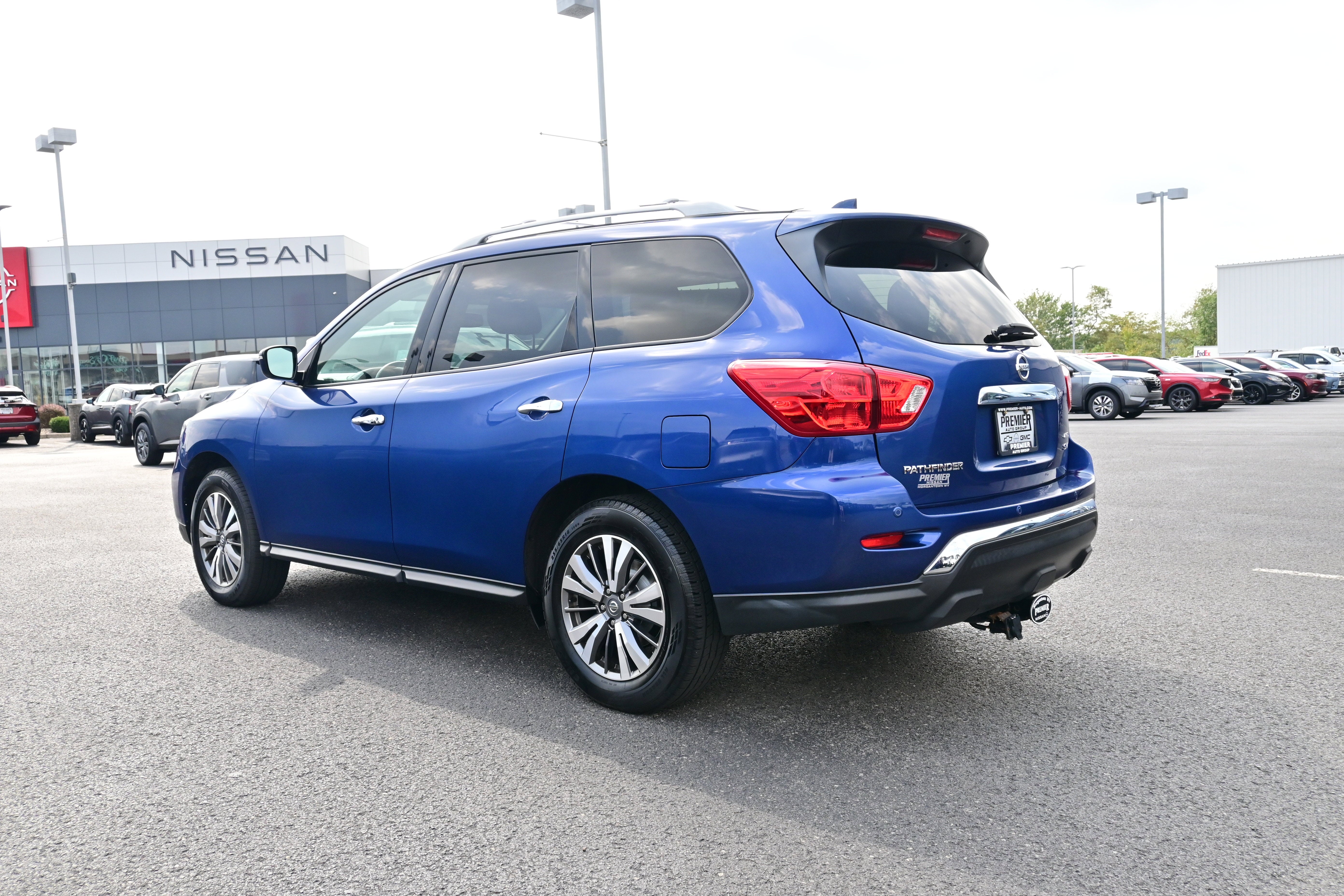 2020 Nissan Pathfinder SV