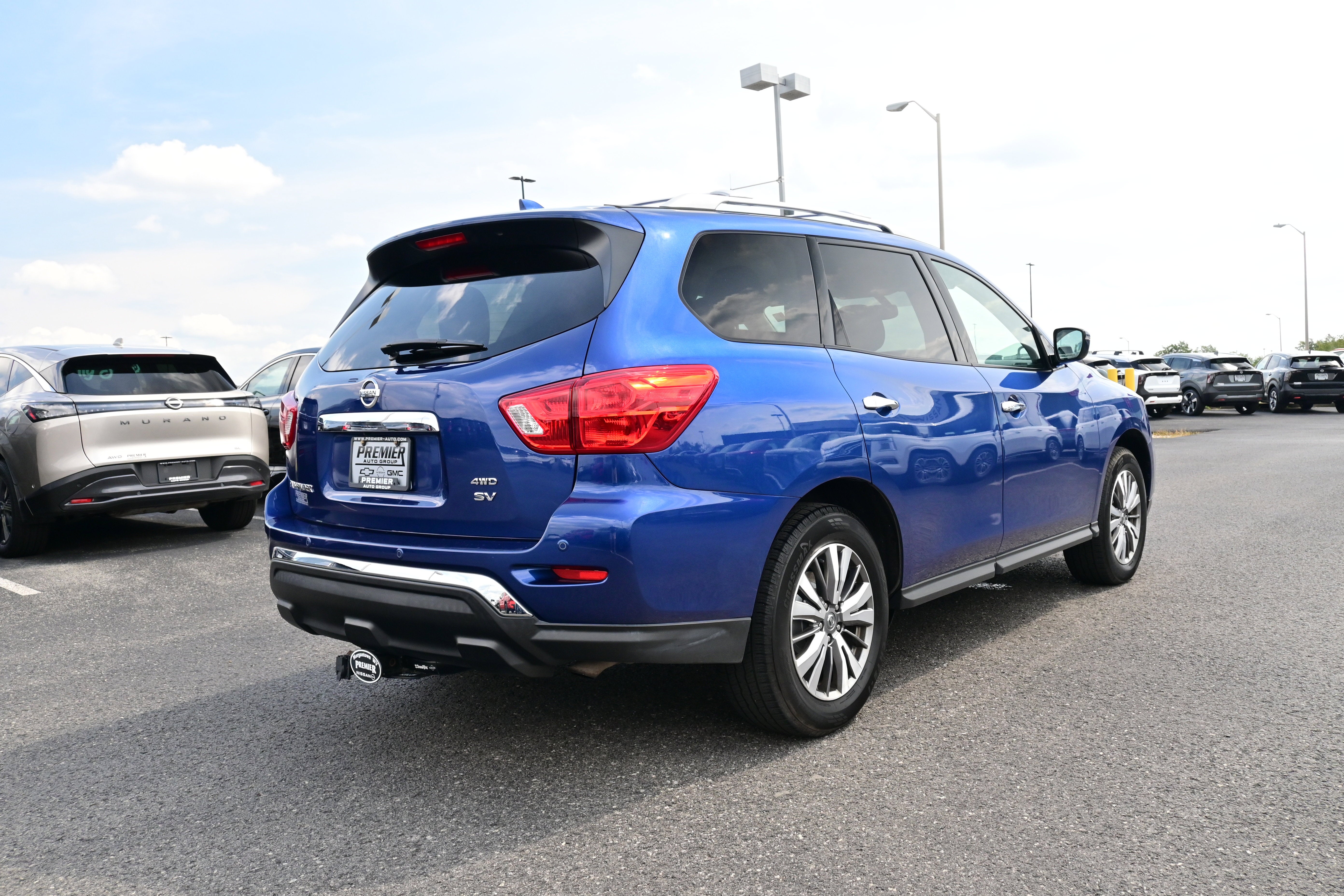 2020 Nissan Pathfinder SV
